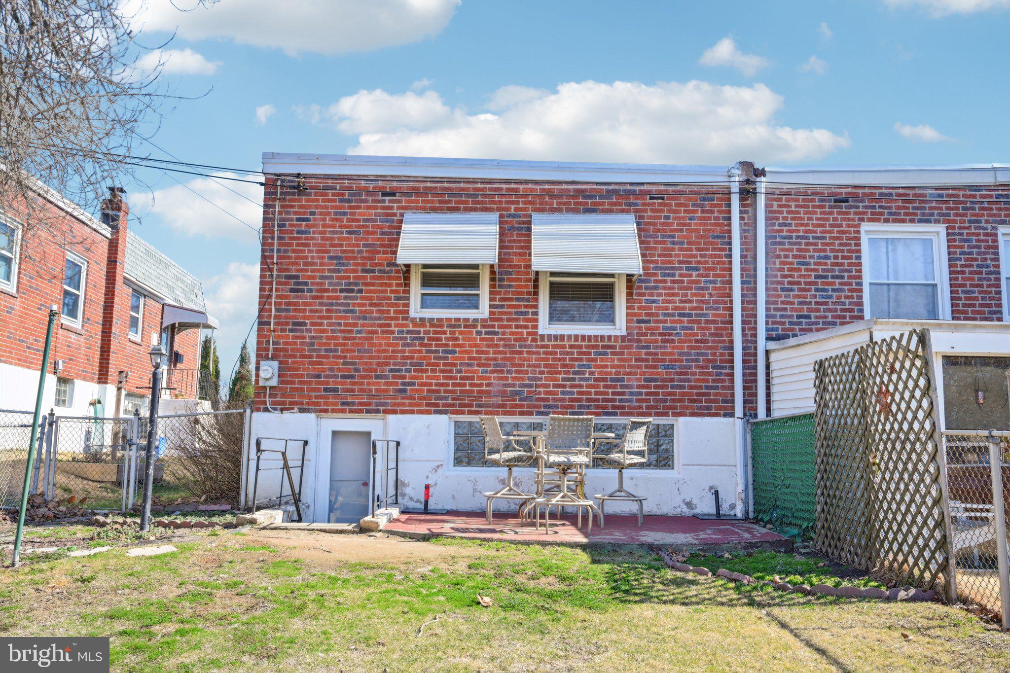 ROXBOROUGH - Residential