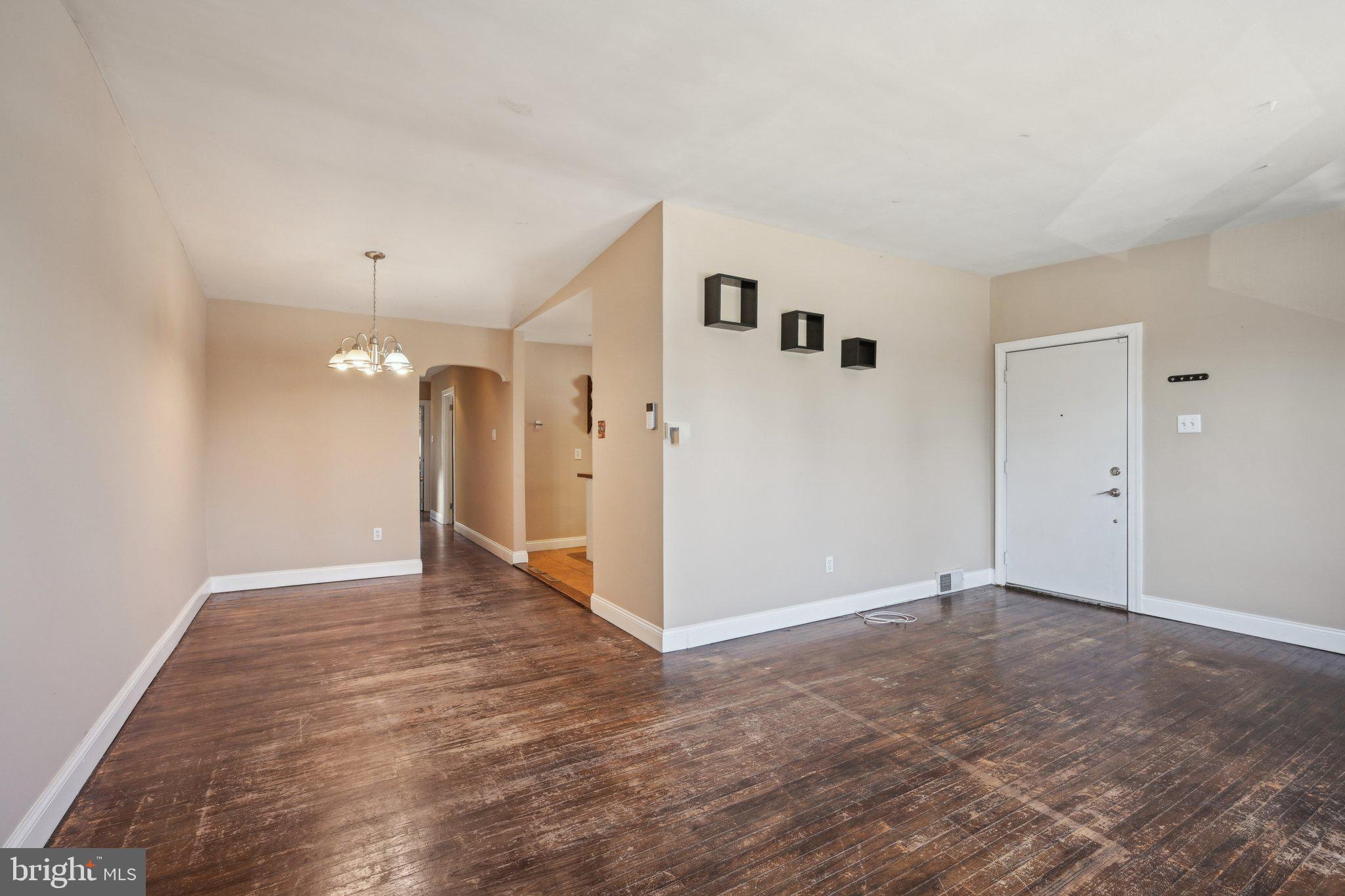 ROXBOROUGH - Residential