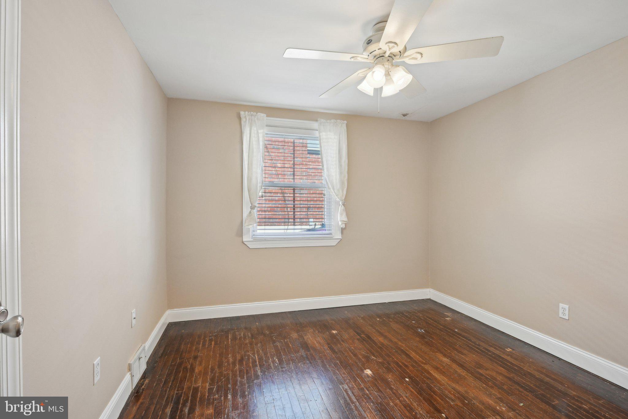 ROXBOROUGH - Residential