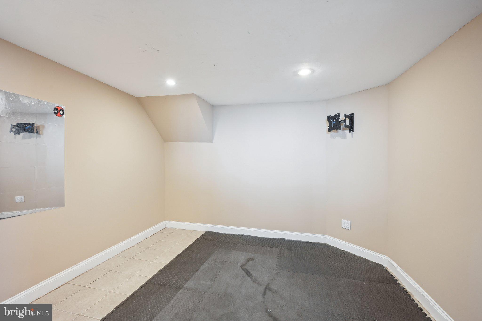 ROXBOROUGH - Residential