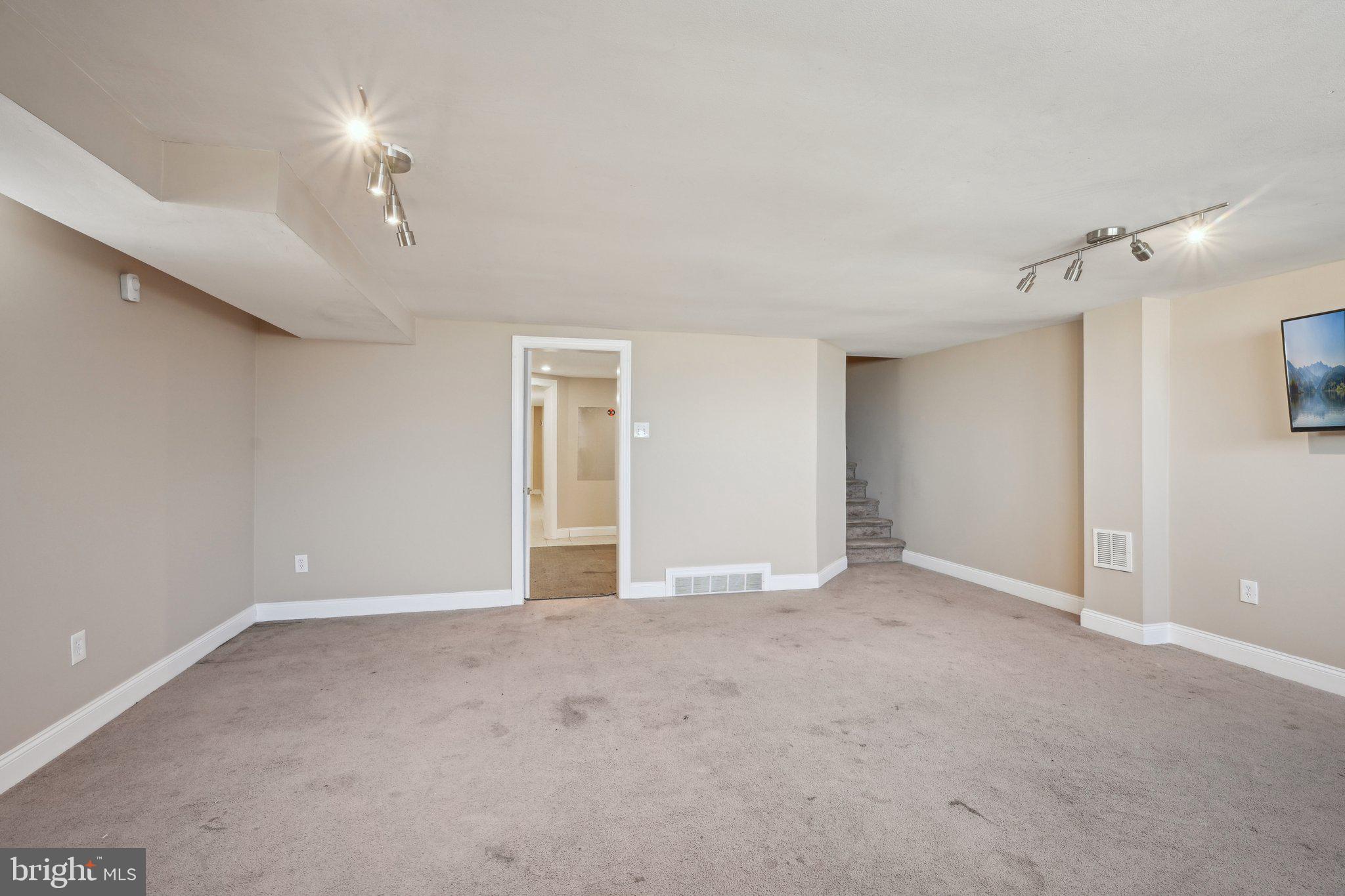 ROXBOROUGH - Residential