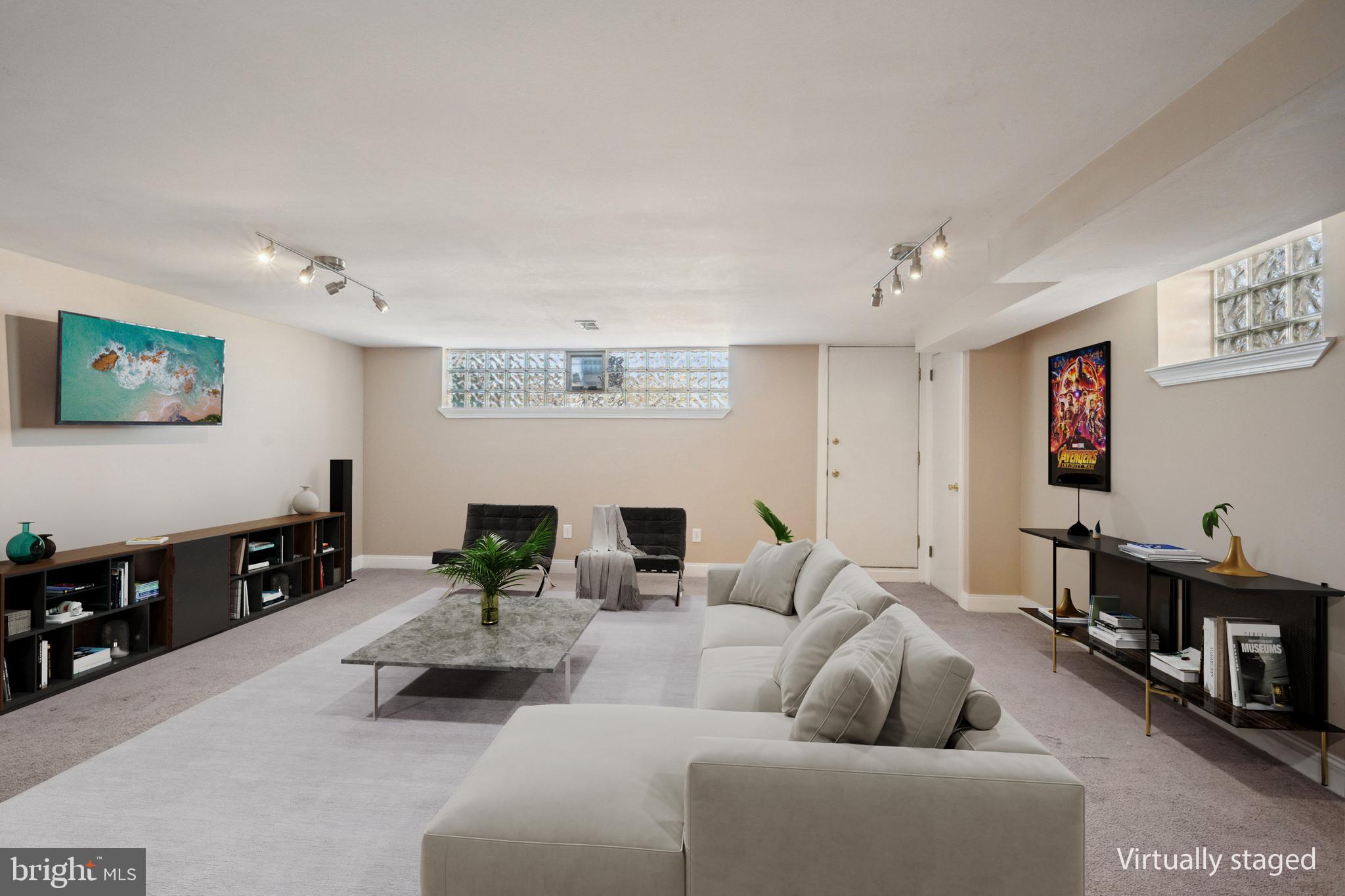 ROXBOROUGH - Residential