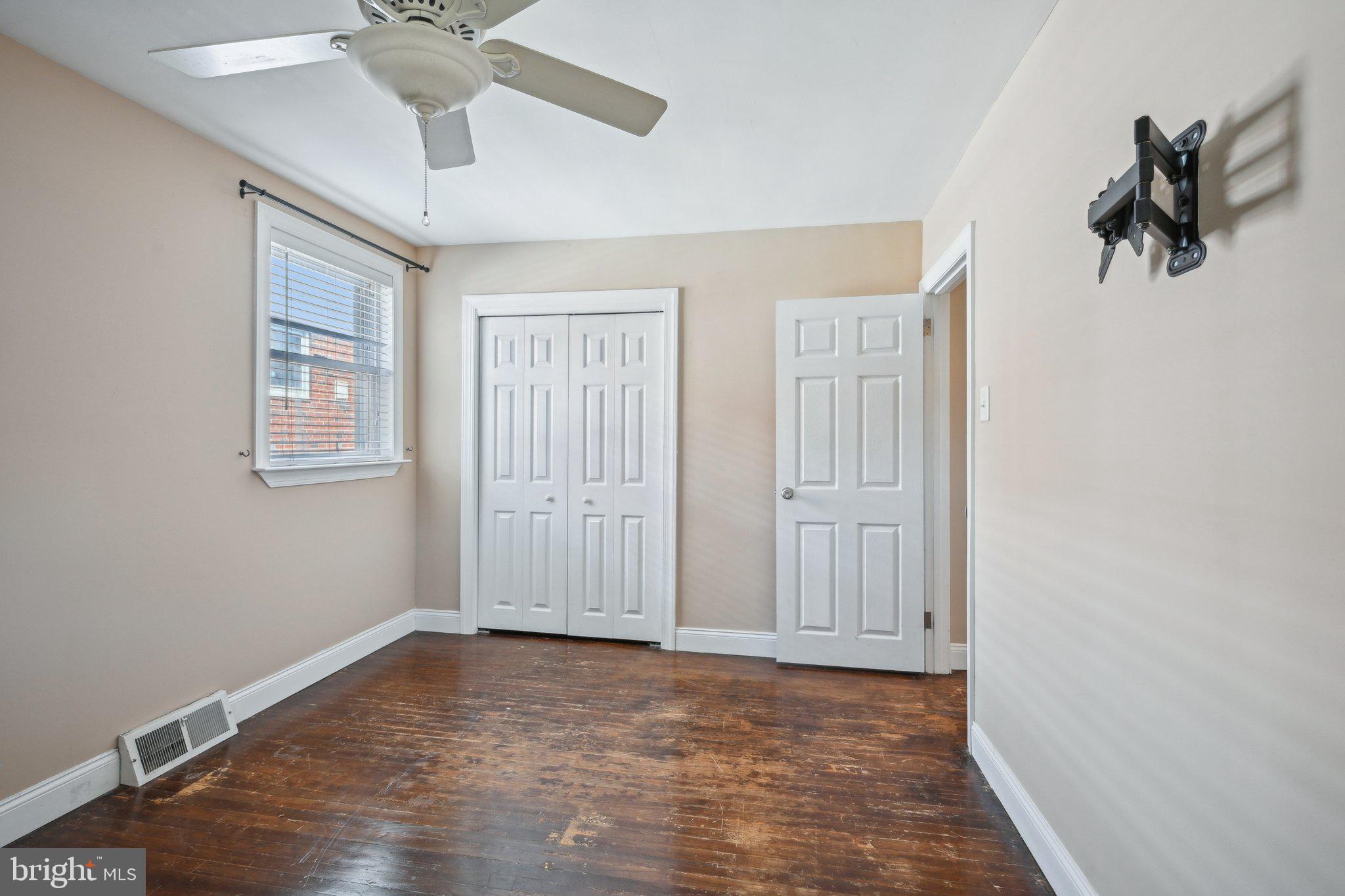 ROXBOROUGH - Residential