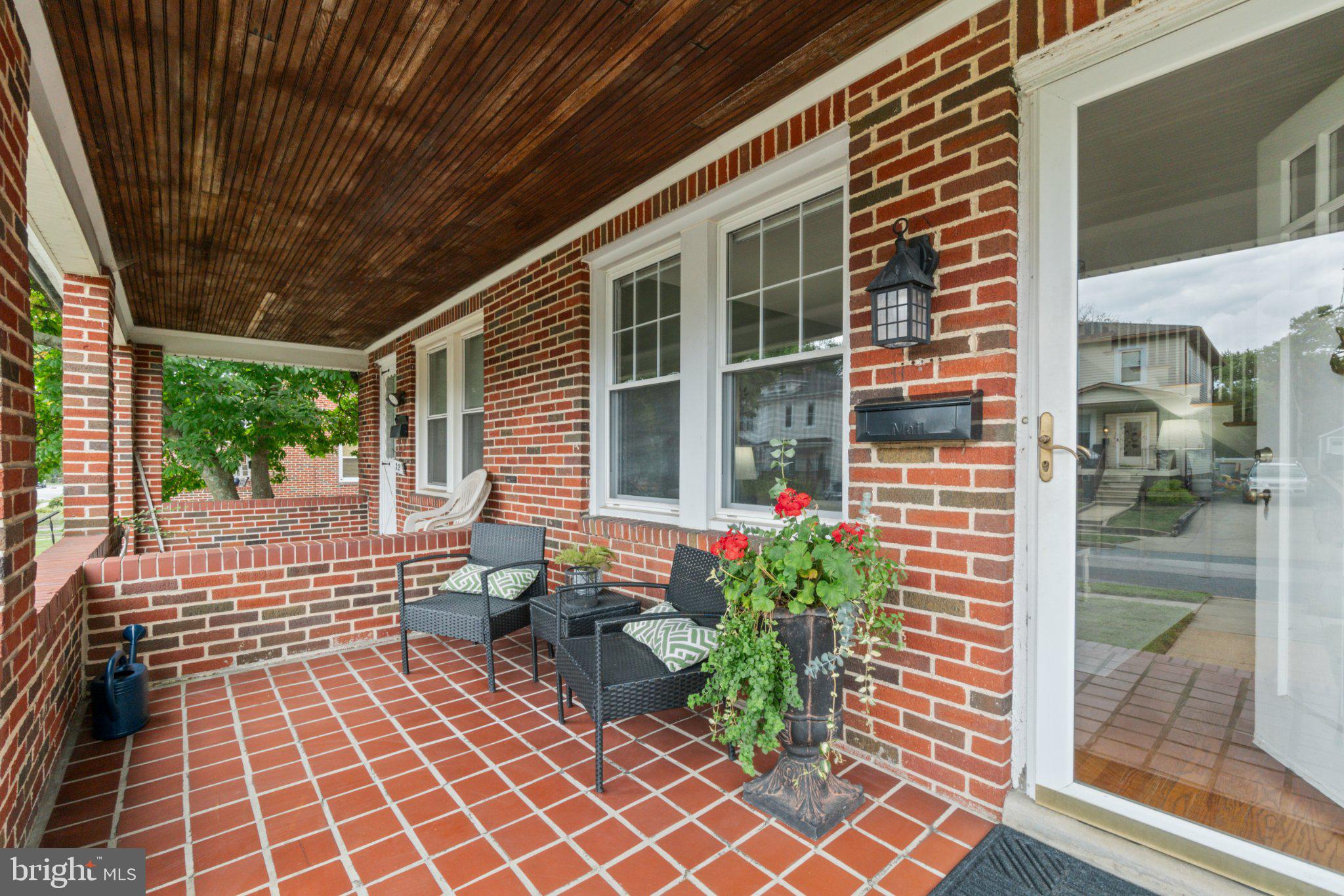 10 SANFORD AVENUE