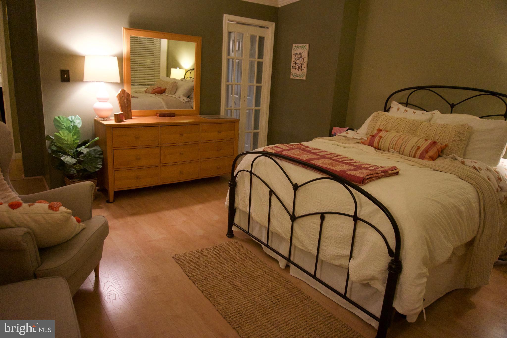 UNION SQUARE - Residential Lease