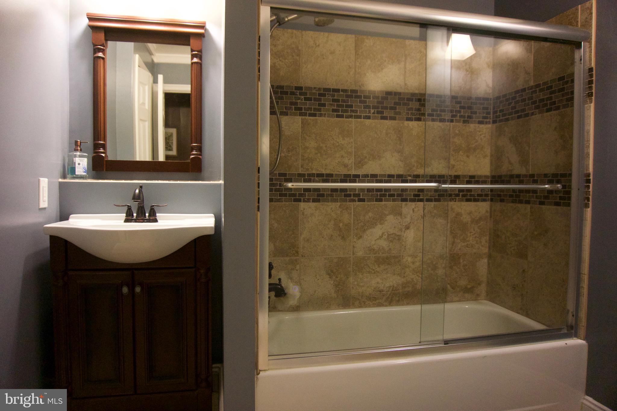 UNION SQUARE - Residential Lease