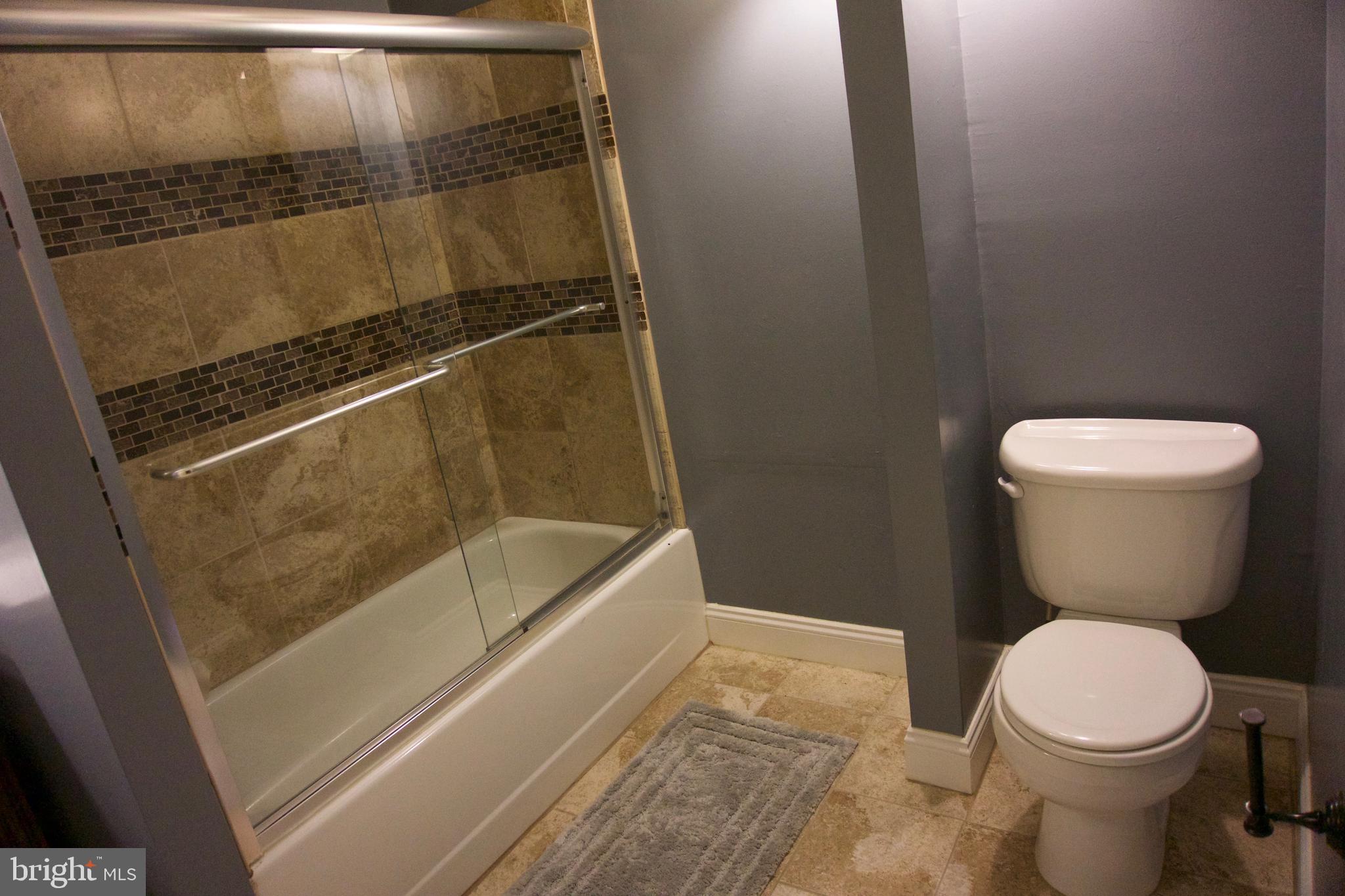 UNION SQUARE - Residential Lease