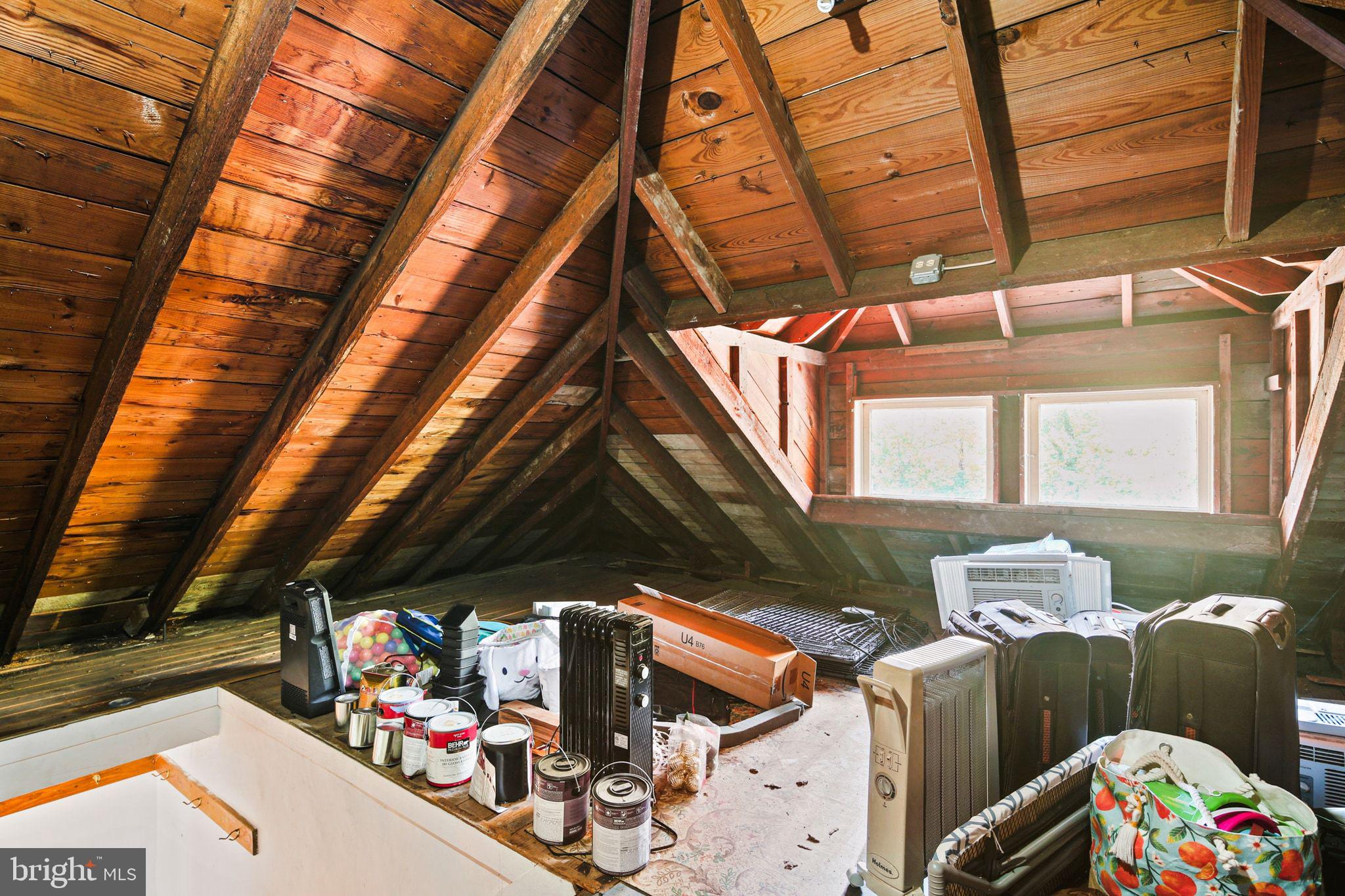 HILLCREST - Residential