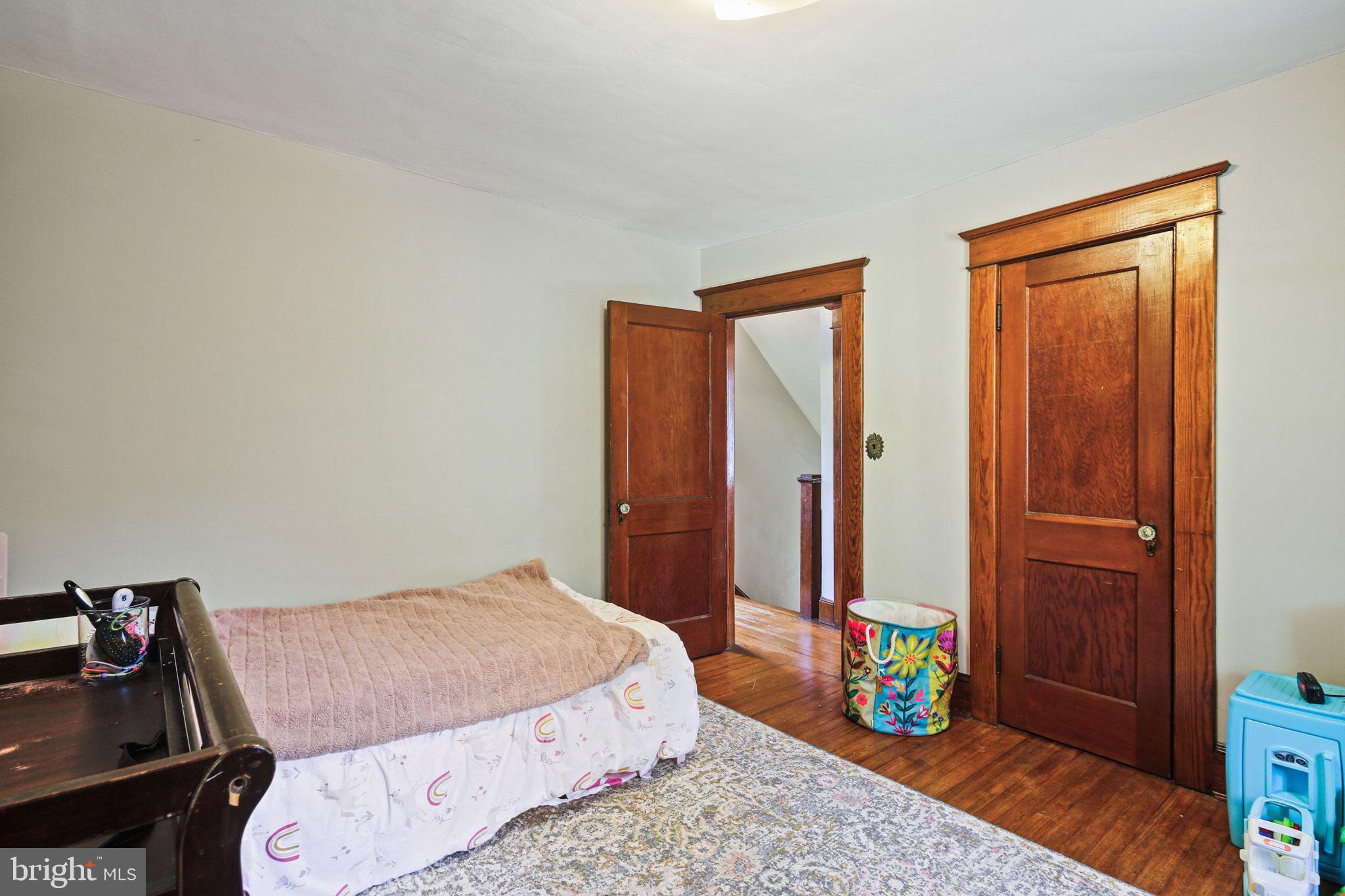 HILLCREST - Residential