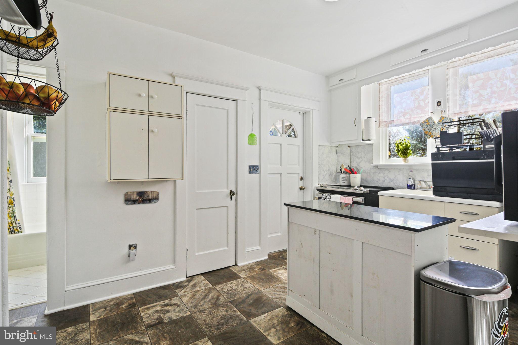 HILLCREST - Residential