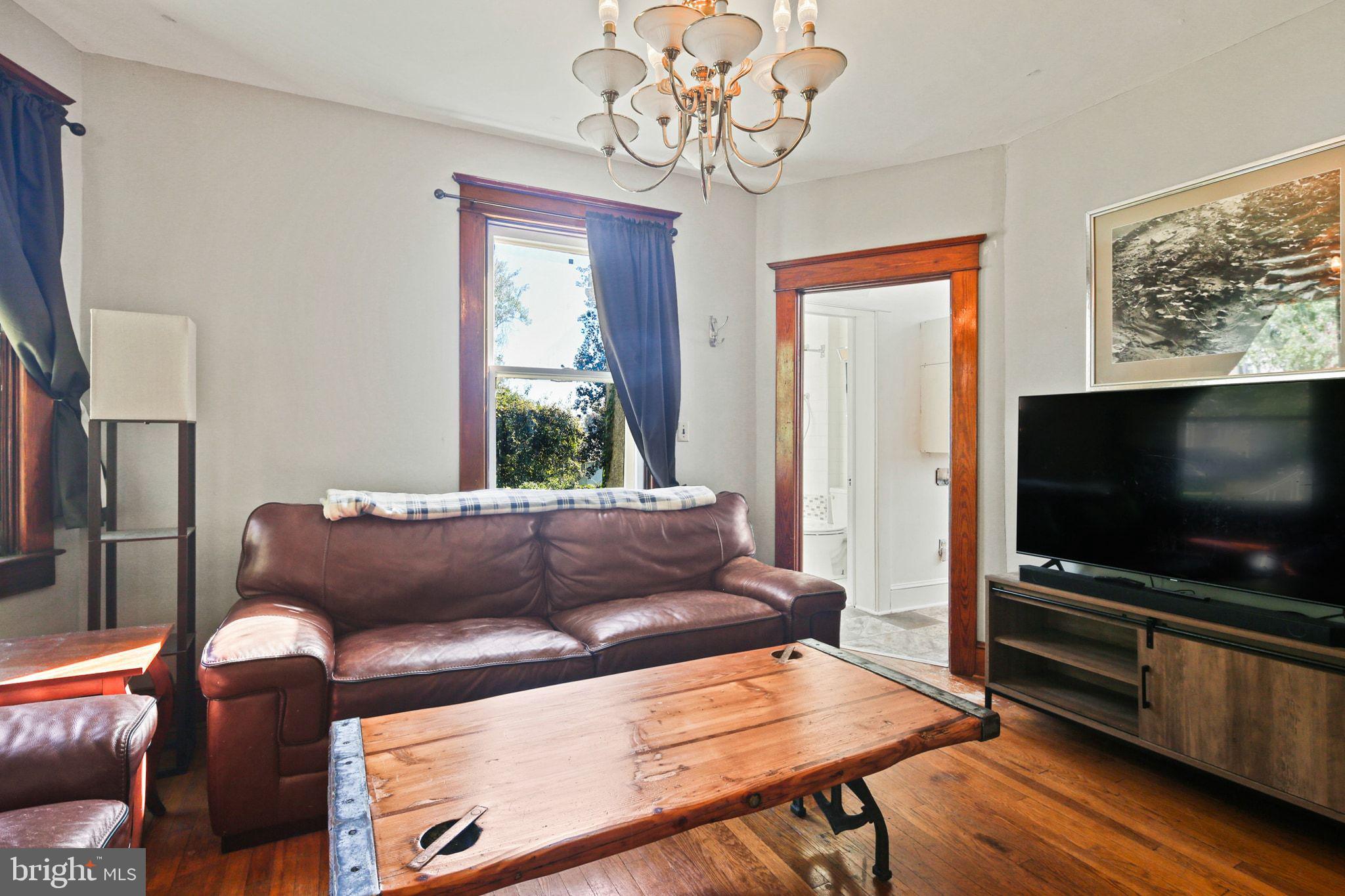 HILLCREST - Residential