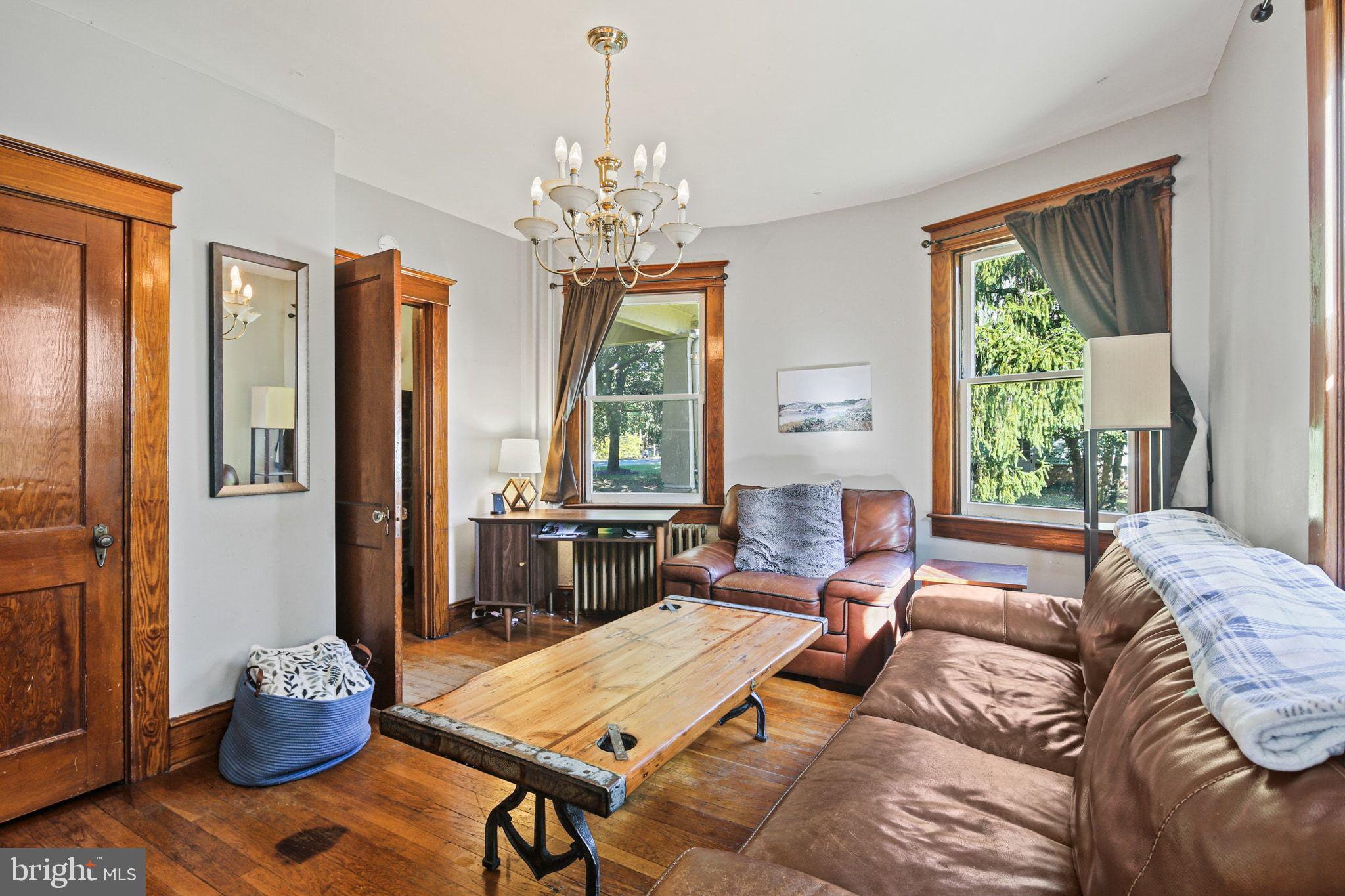 HILLCREST - Residential