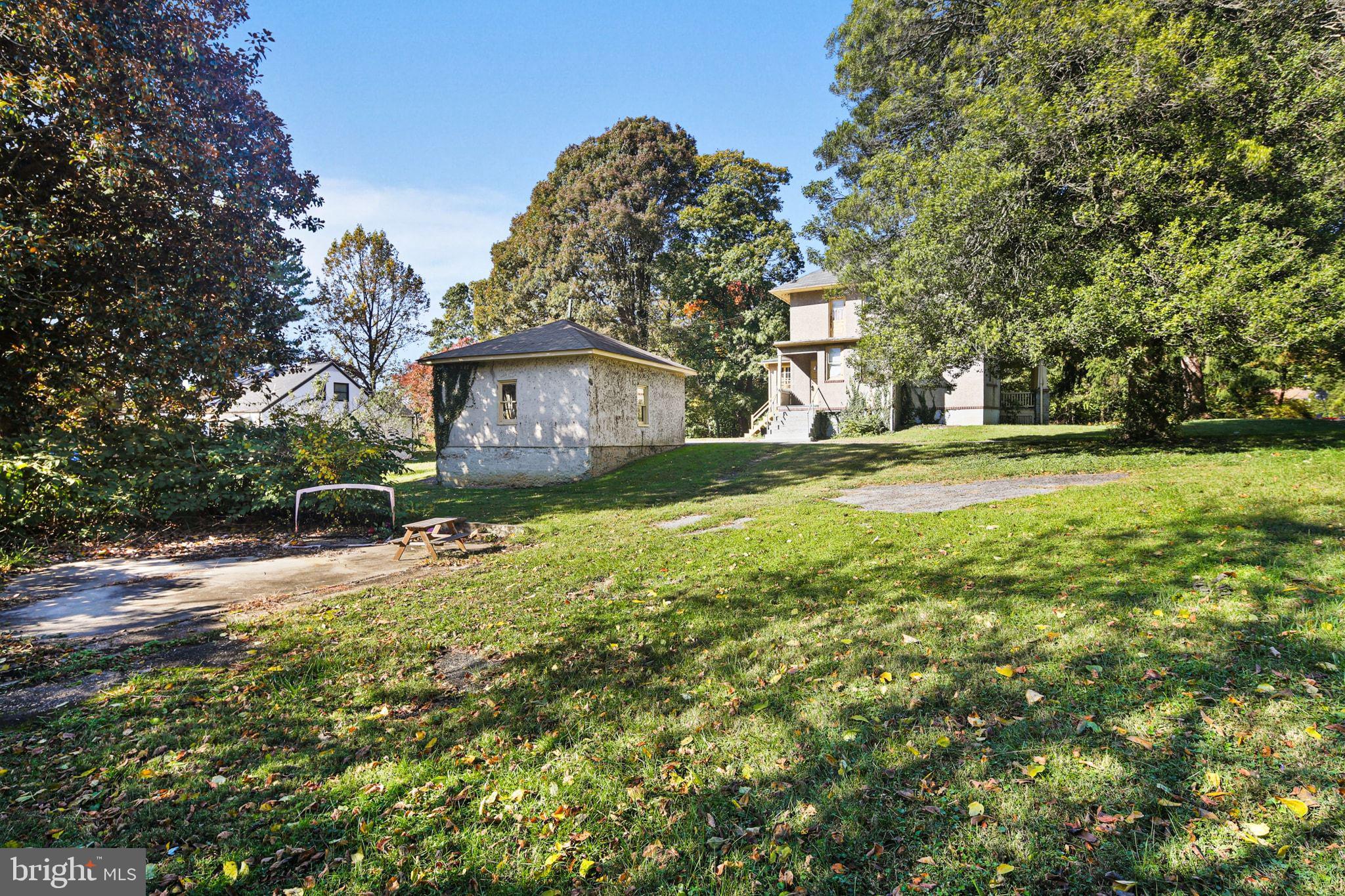 HILLCREST - Residential