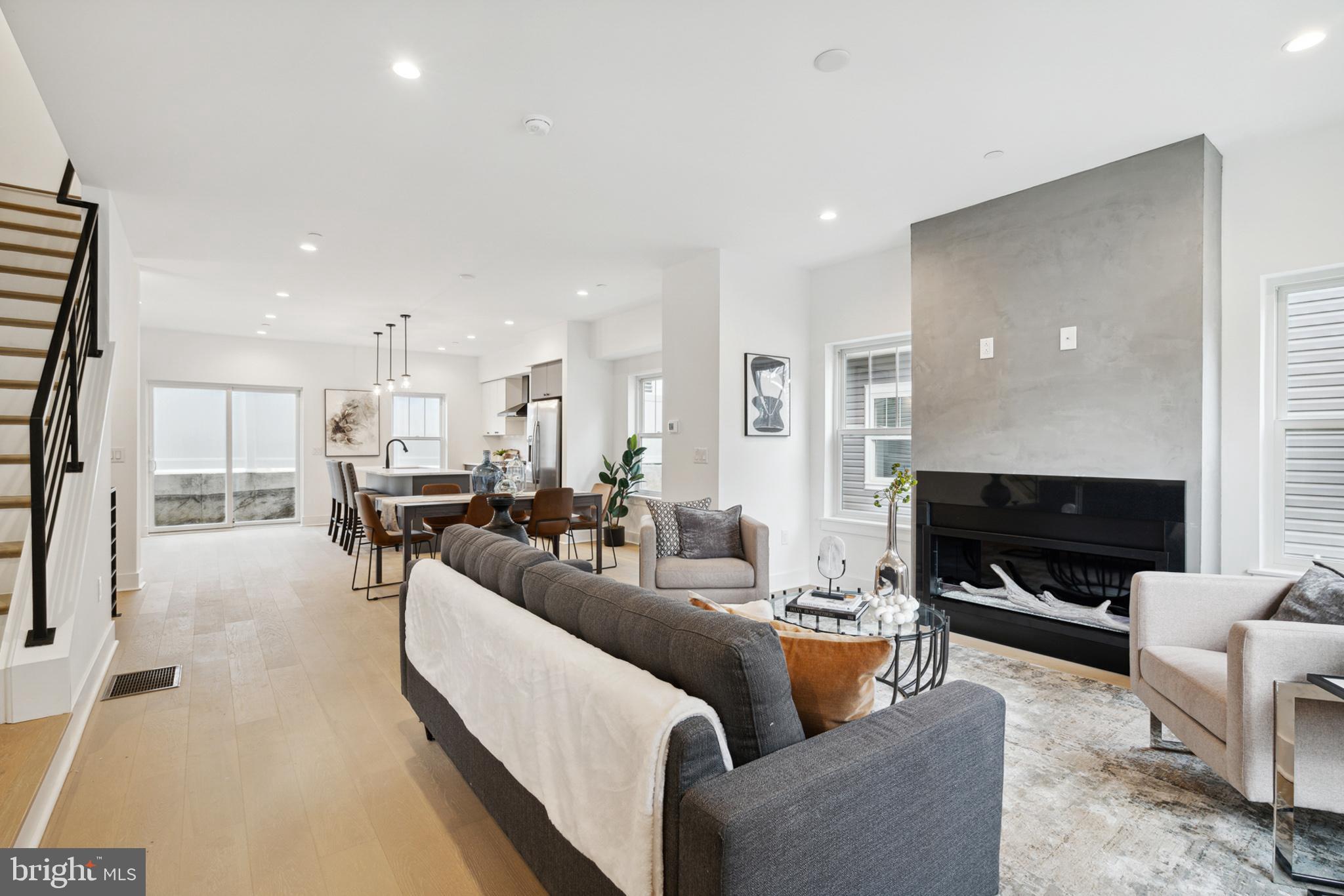 3606 GOLFVIEW LANE