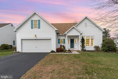 911 MAGNOLIA DRIVE ENOLA PA 17025