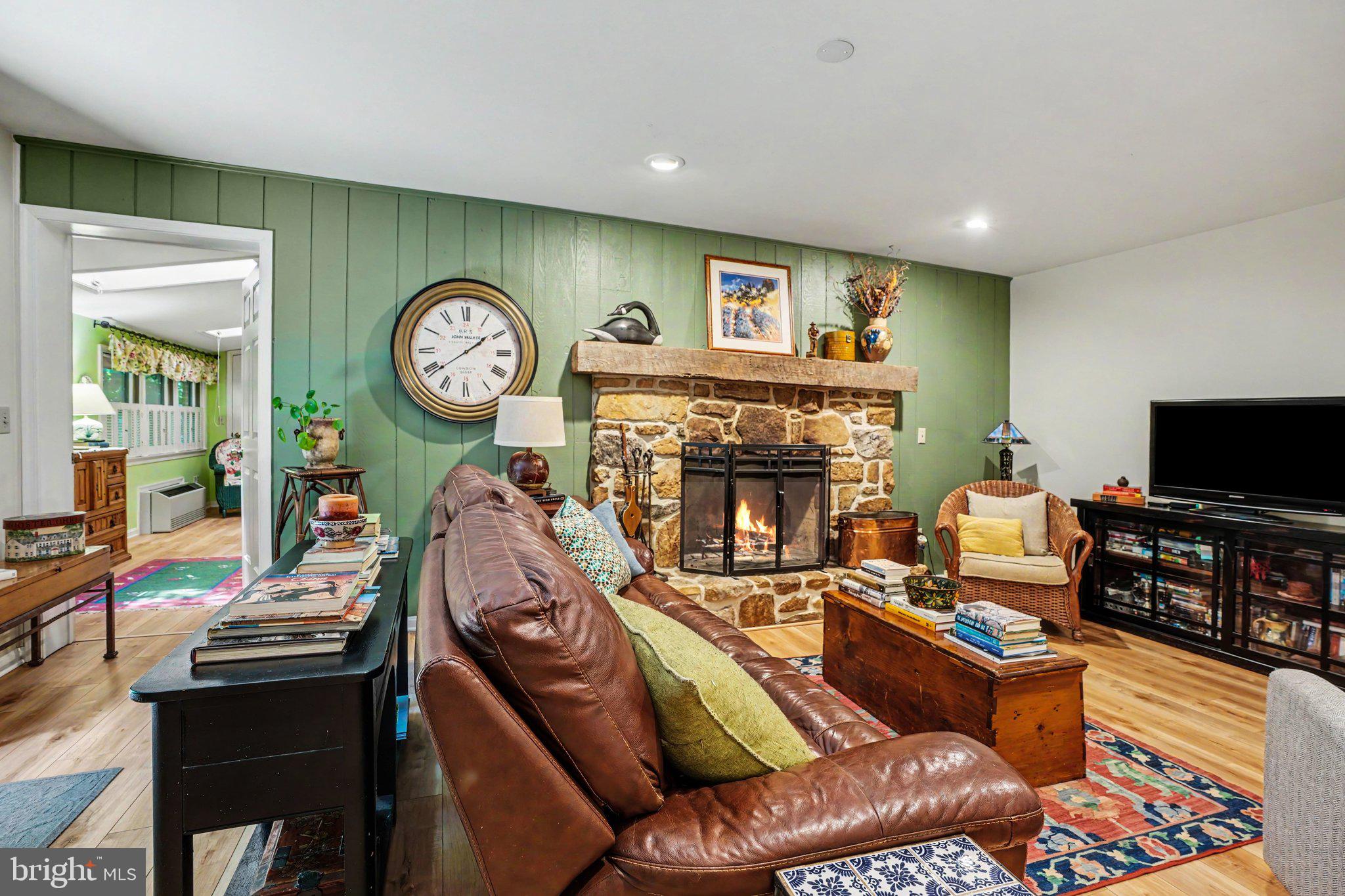 1204 FLEETWOOD DRIVE