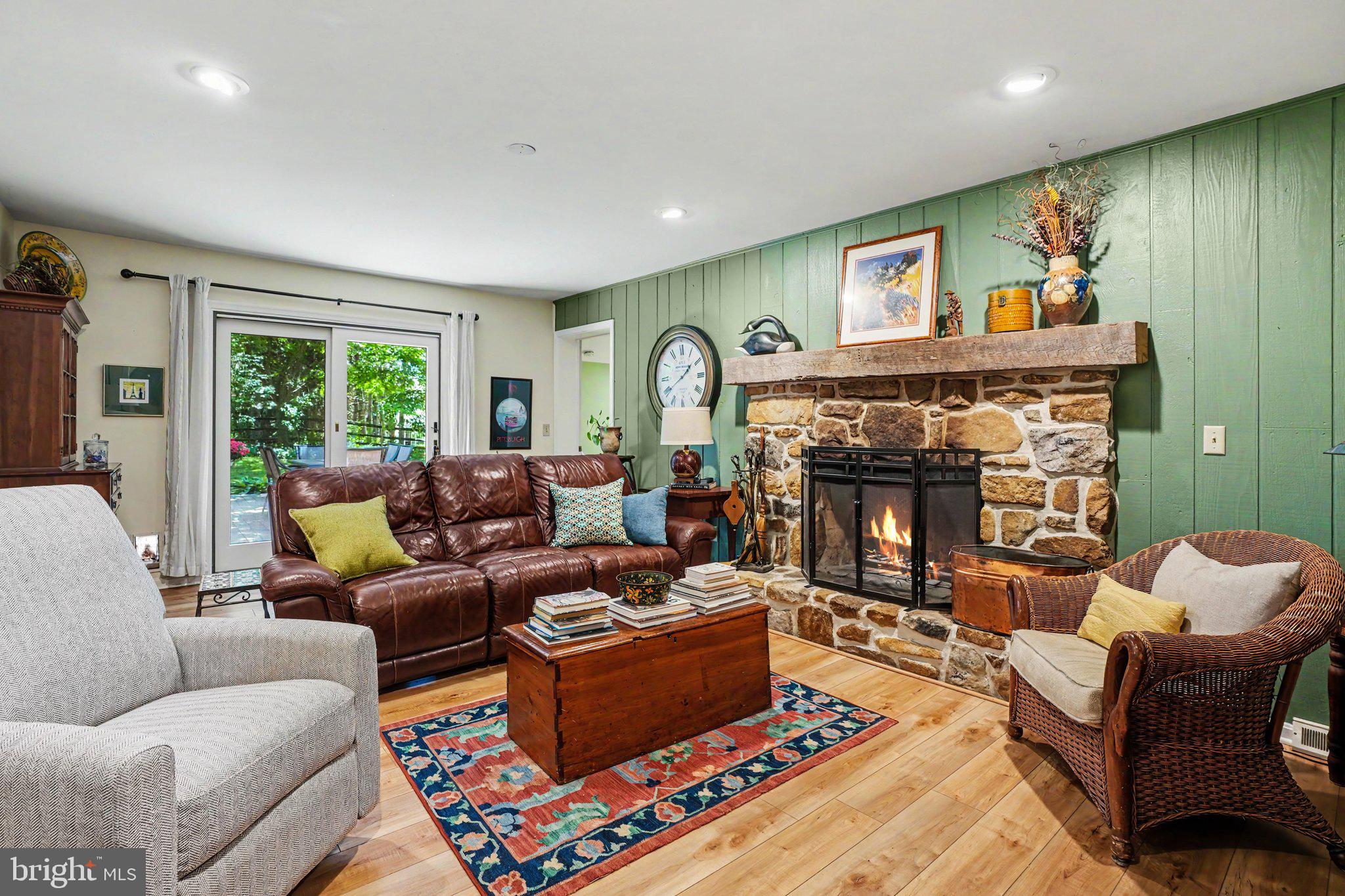 1204 FLEETWOOD DRIVE