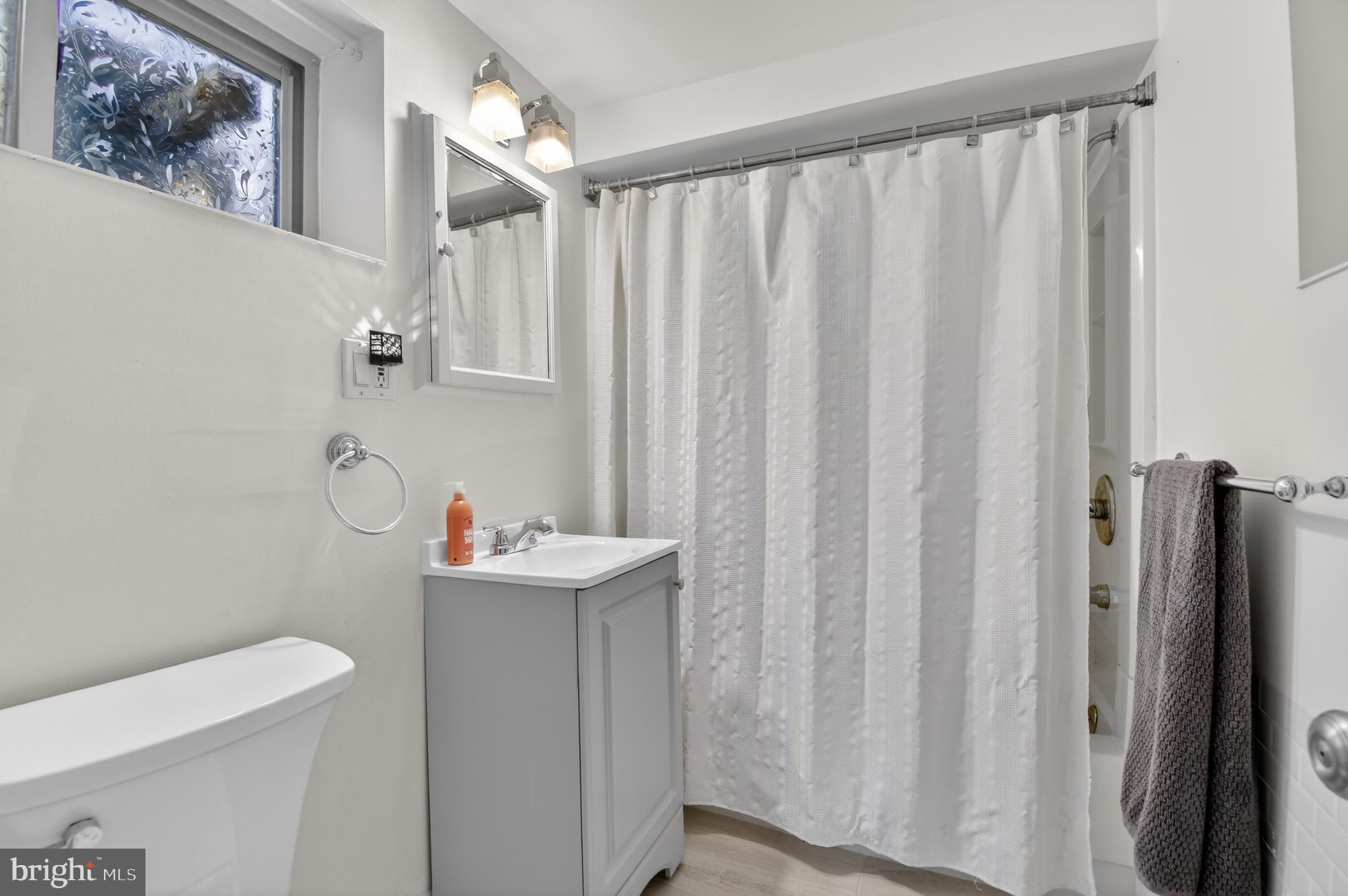 WOODSIDE - Residential