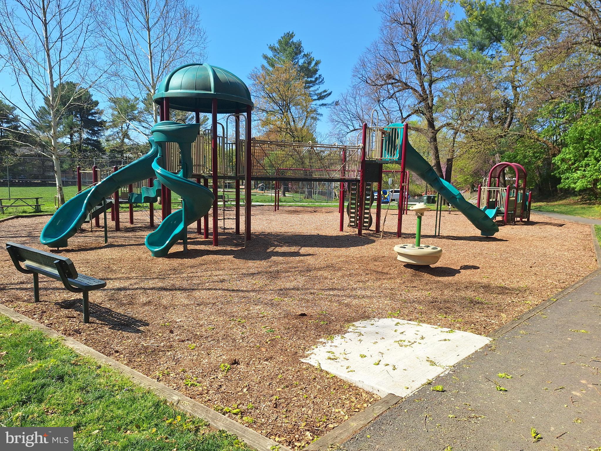 WOODSIDE - Residential