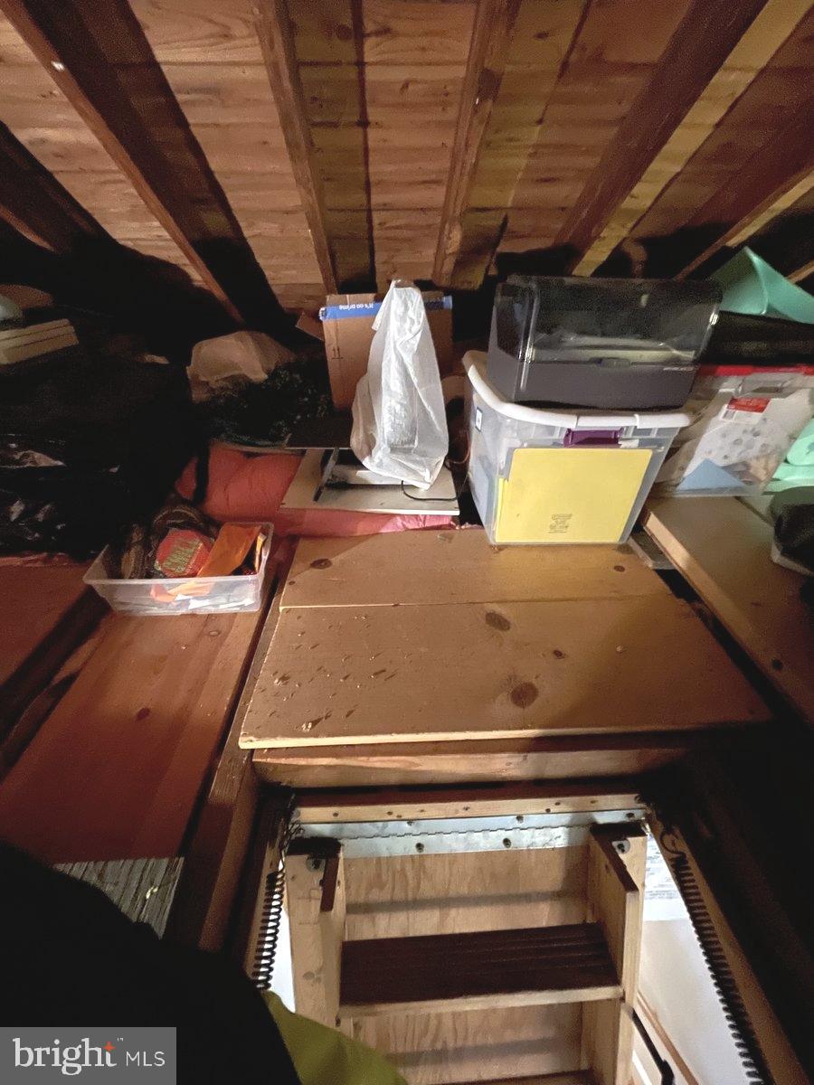 WOODSIDE - Residential