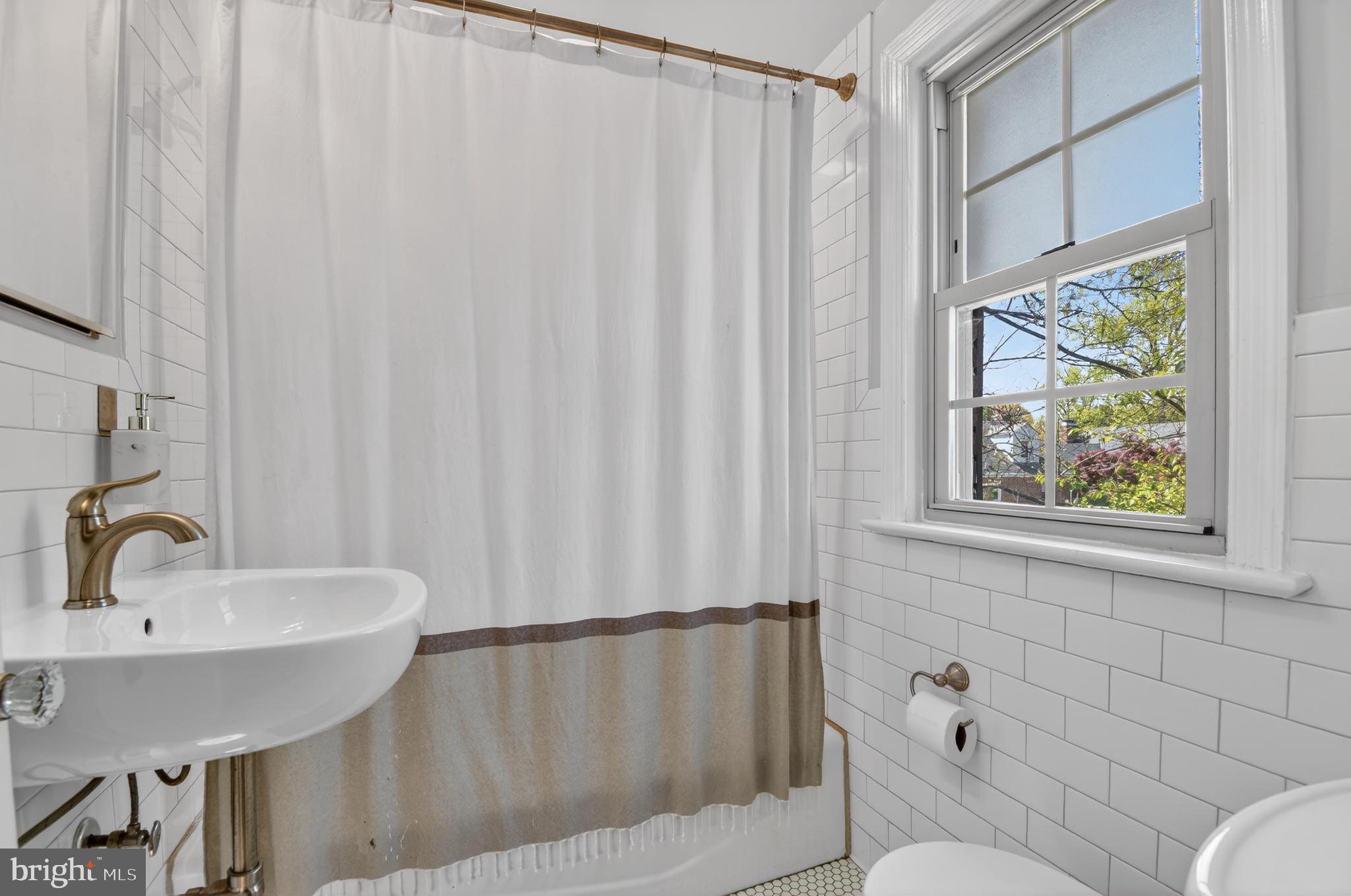 WOODSIDE - Residential