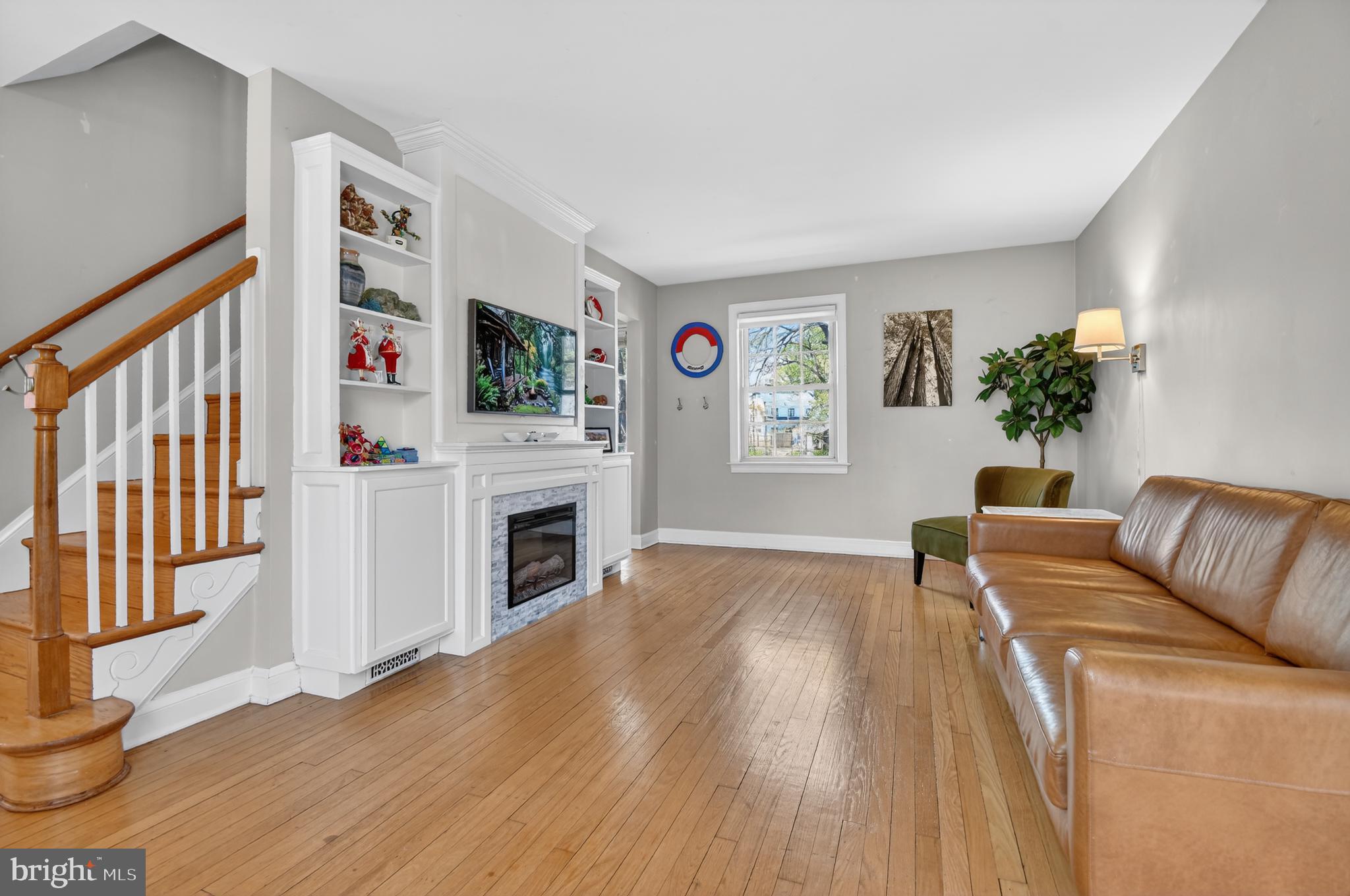 WOODSIDE - Residential