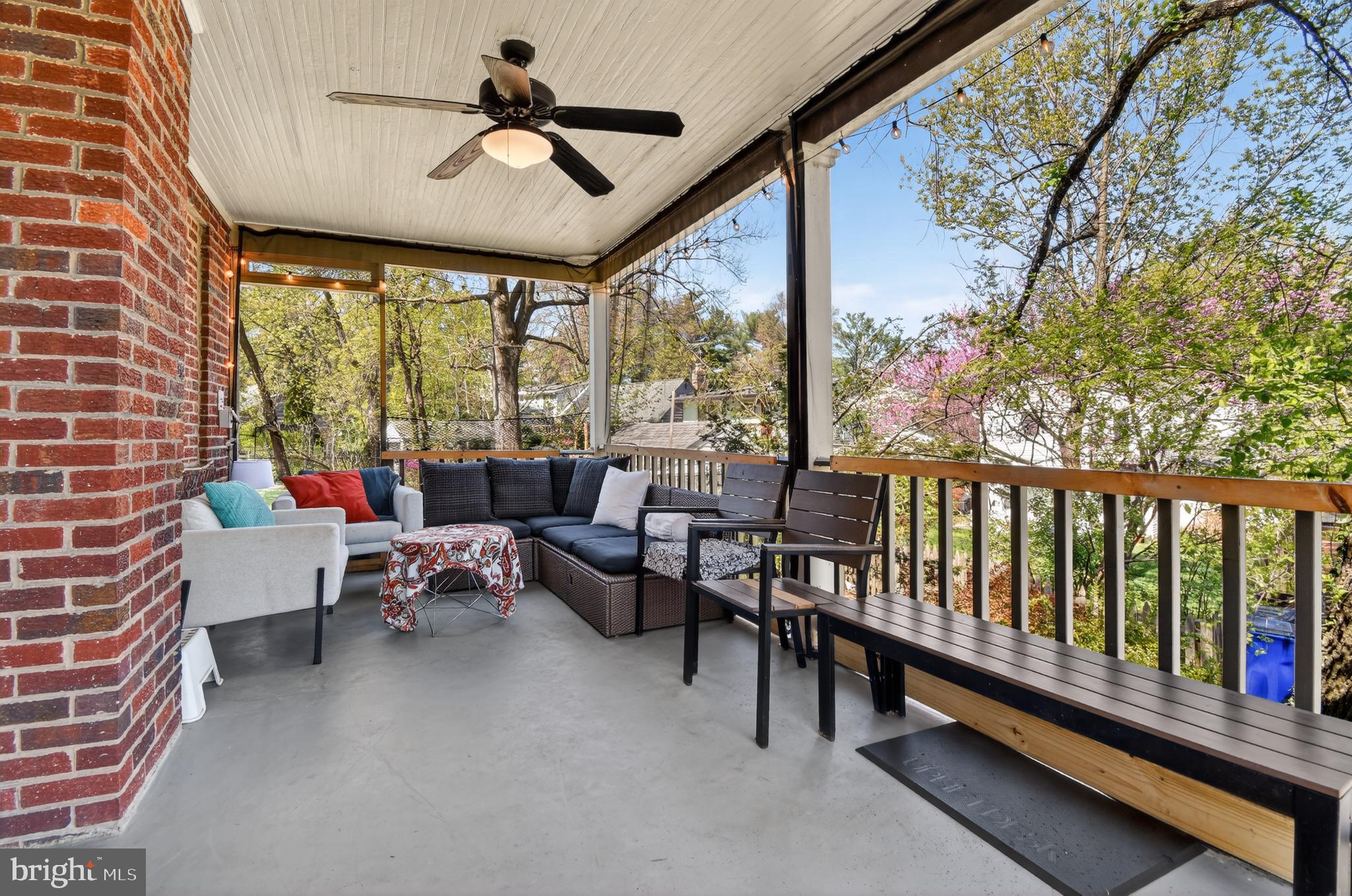 WOODSIDE - Residential