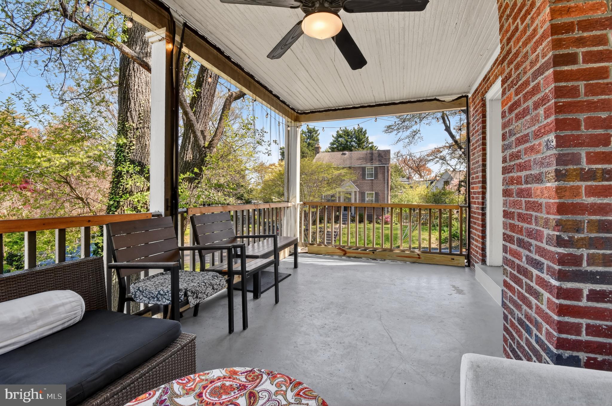 WOODSIDE - Residential