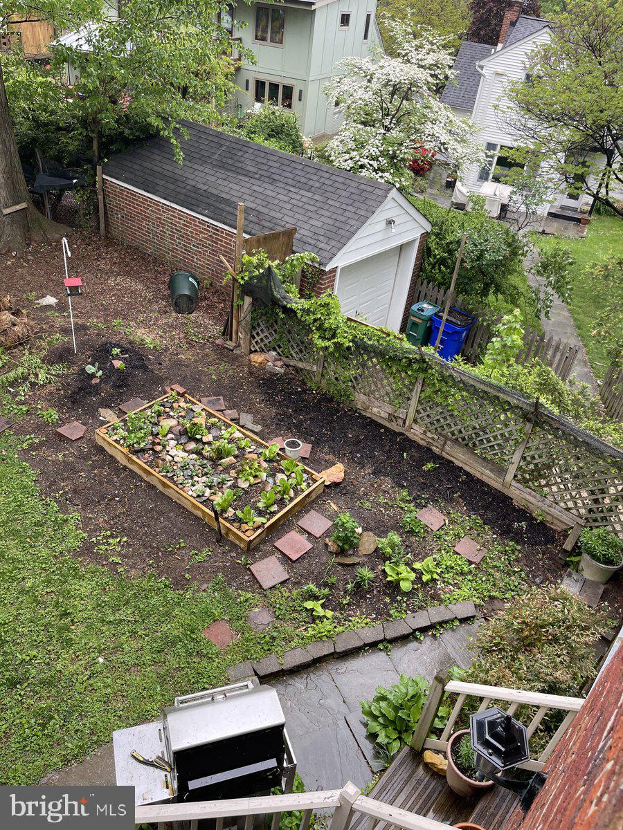 WOODSIDE - Residential