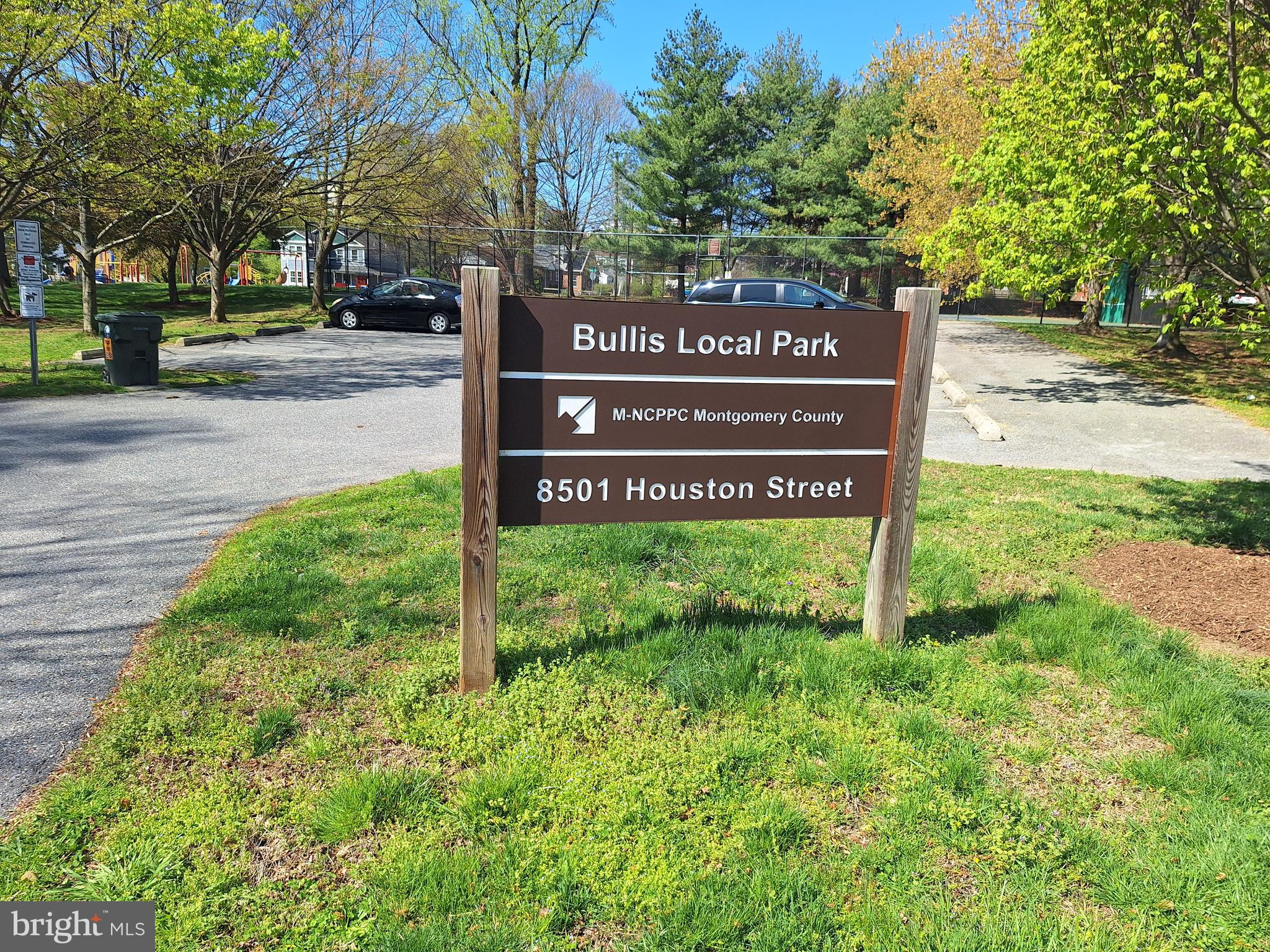 WOODSIDE - Residential