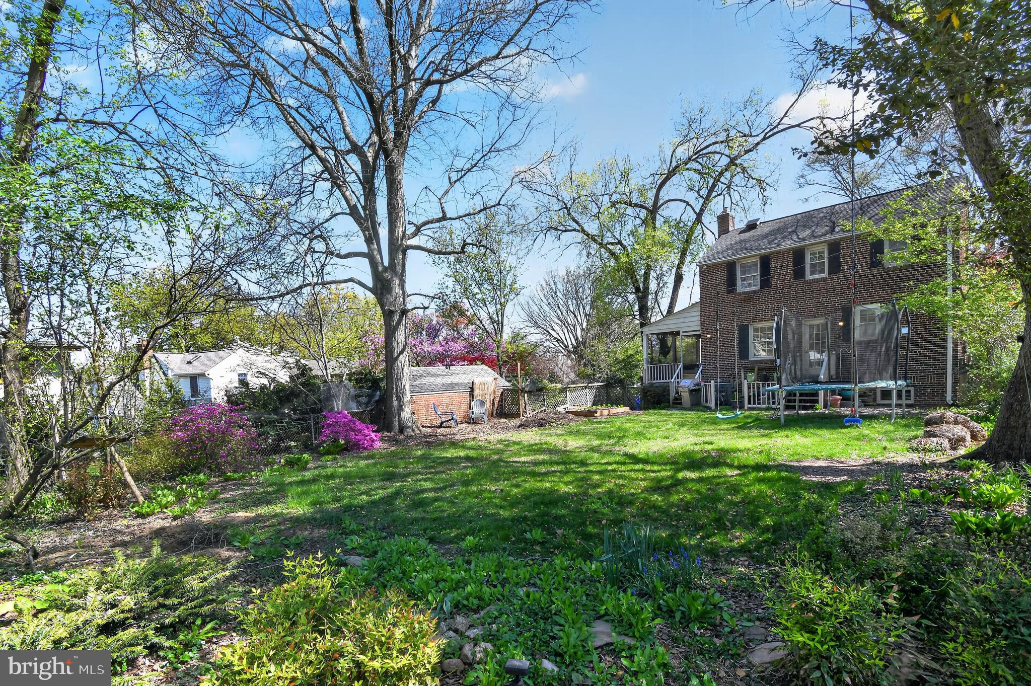 WOODSIDE - Residential