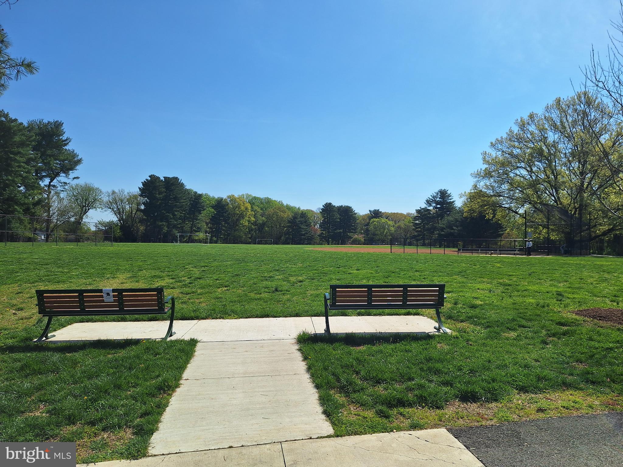 WOODSIDE - Residential