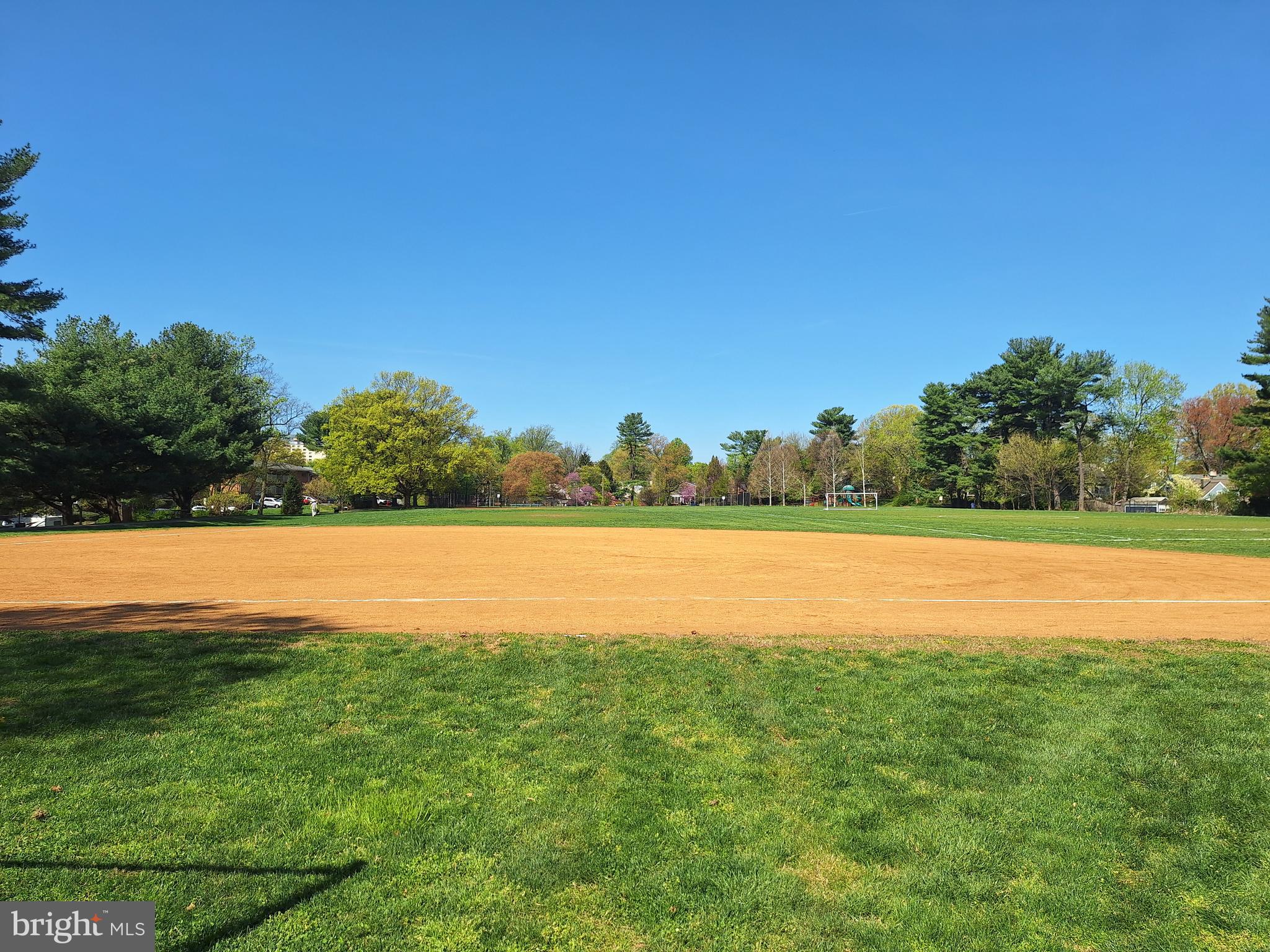 WOODSIDE - Residential