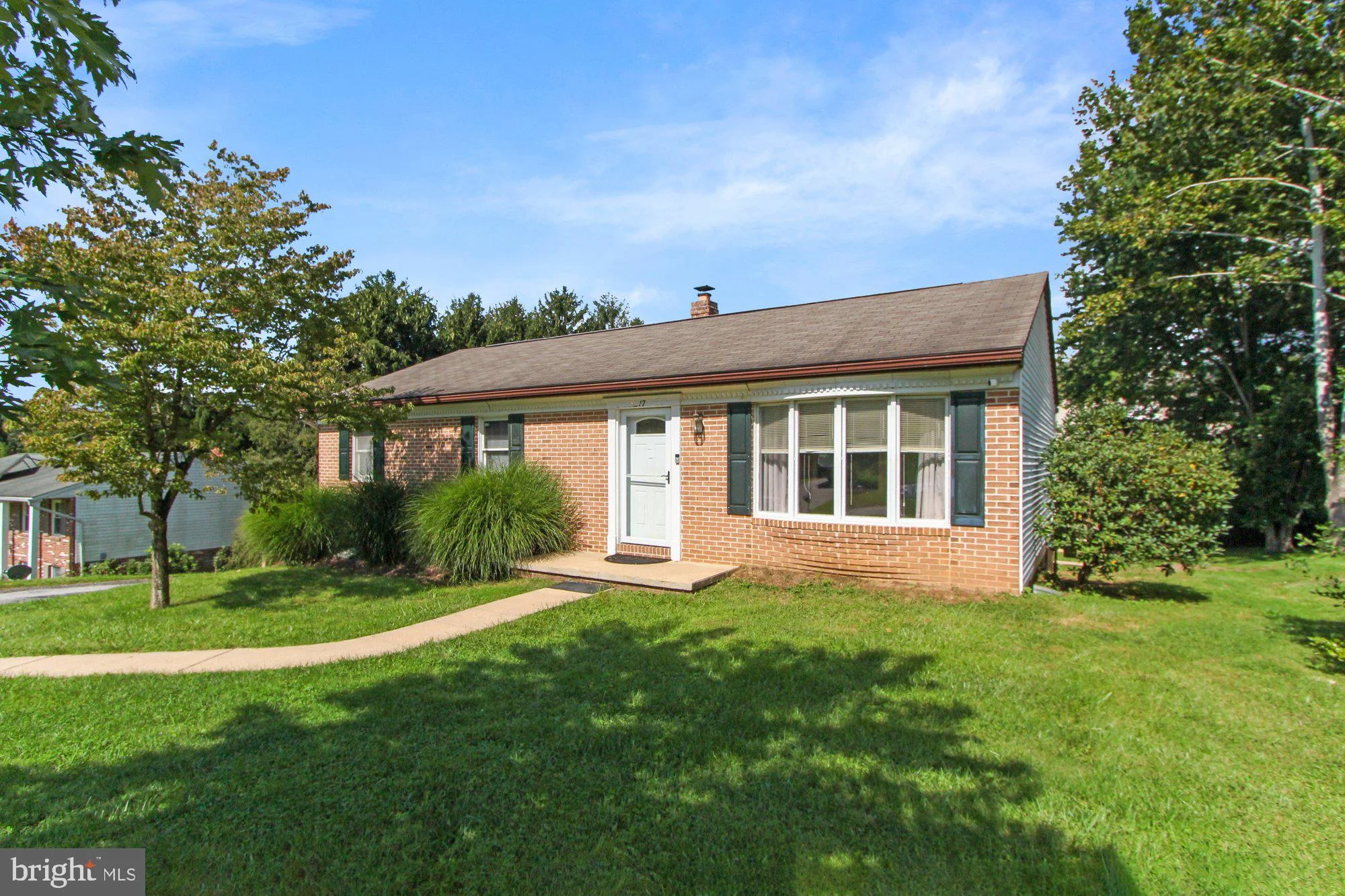 17 Farmington Drive, York, PA 17407
