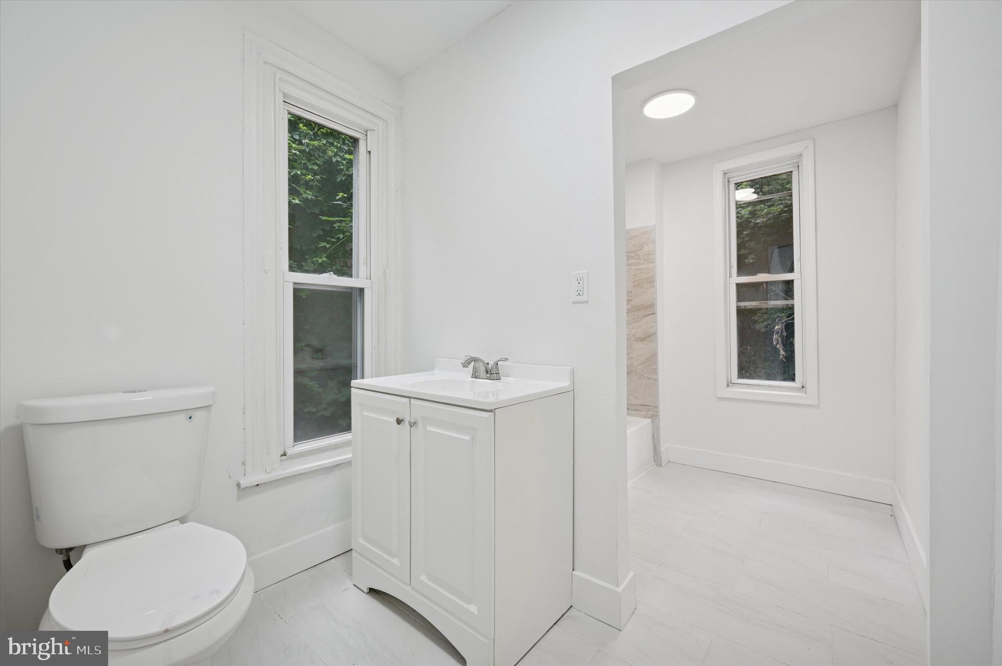 🏡 Stylish & Versatile Living in East Germantown | 5628 Bloyd St, Philadelphia, PA 19138
Welcome to 5628 Bloyd Street, a thoughtfully updated 2-bedroom, 1-bath home that blends comfort, flexibility, and modern convenience.
Perfect for anyone looking to live simply, work from home, or just enjoy a space with personality—this home offers a unique layout with a larger primary bedroom suite and a flexible bonus room that can function as a home office, studio, guest space, or workout room.
✨ Features You'll Love:
Fresh interior with updated flooring and finishes
Bonus room ideal for working from home, hosting friends, or pursuing your hobbies
Efficient layout with low-maintenance living areas
Full basement for extra storage or workspace
Private backyard space for relaxing or entertaining
Quiet block in East Germantown with easy access to public transit, La Salle University, and local shops
Whether you're downsizing, buying your first home, or just looking for a smart city space with character, 5628 Bloyd Street checks all the boxes.