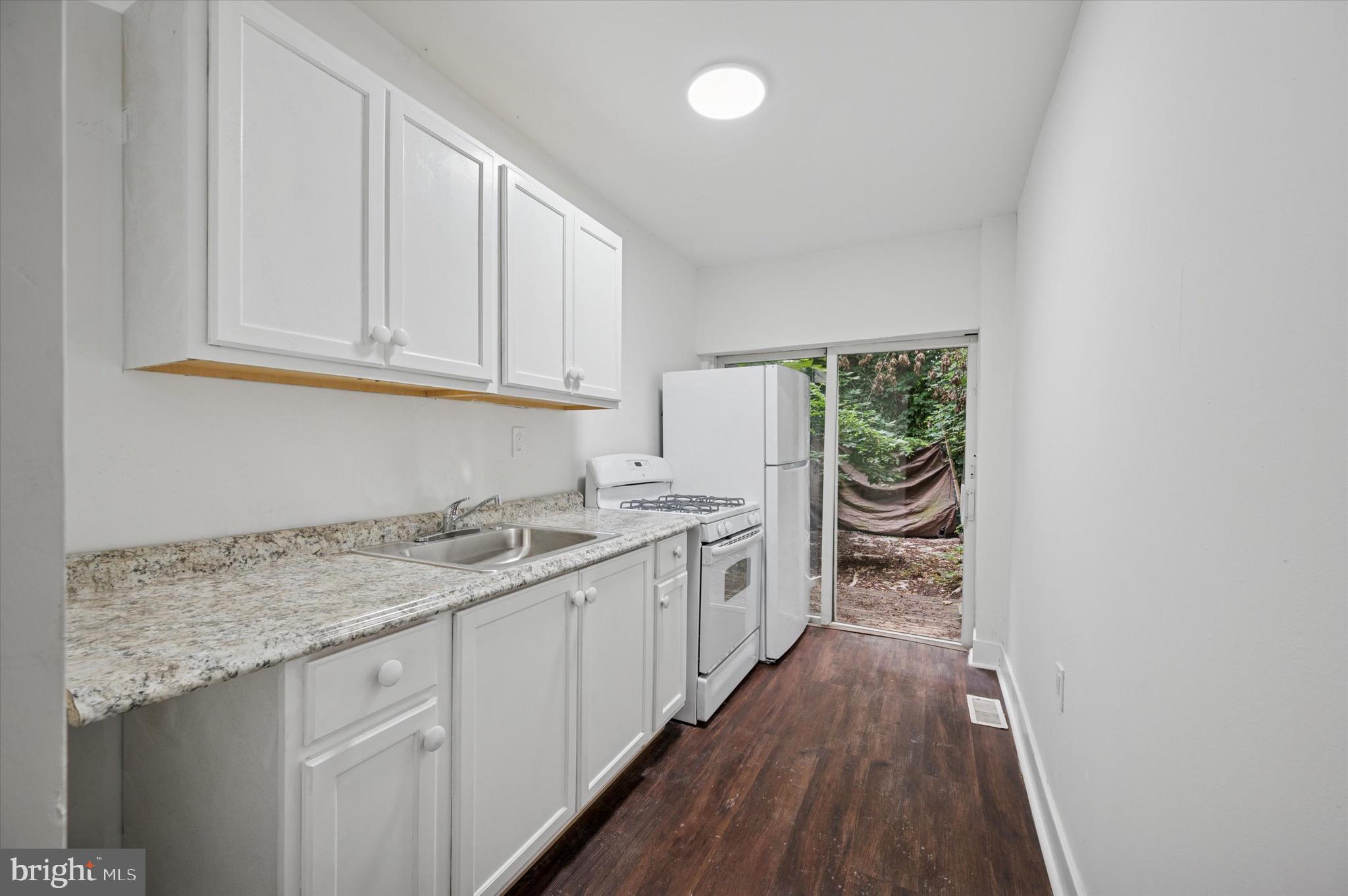 GERMANTOWN (EAST) - Residential