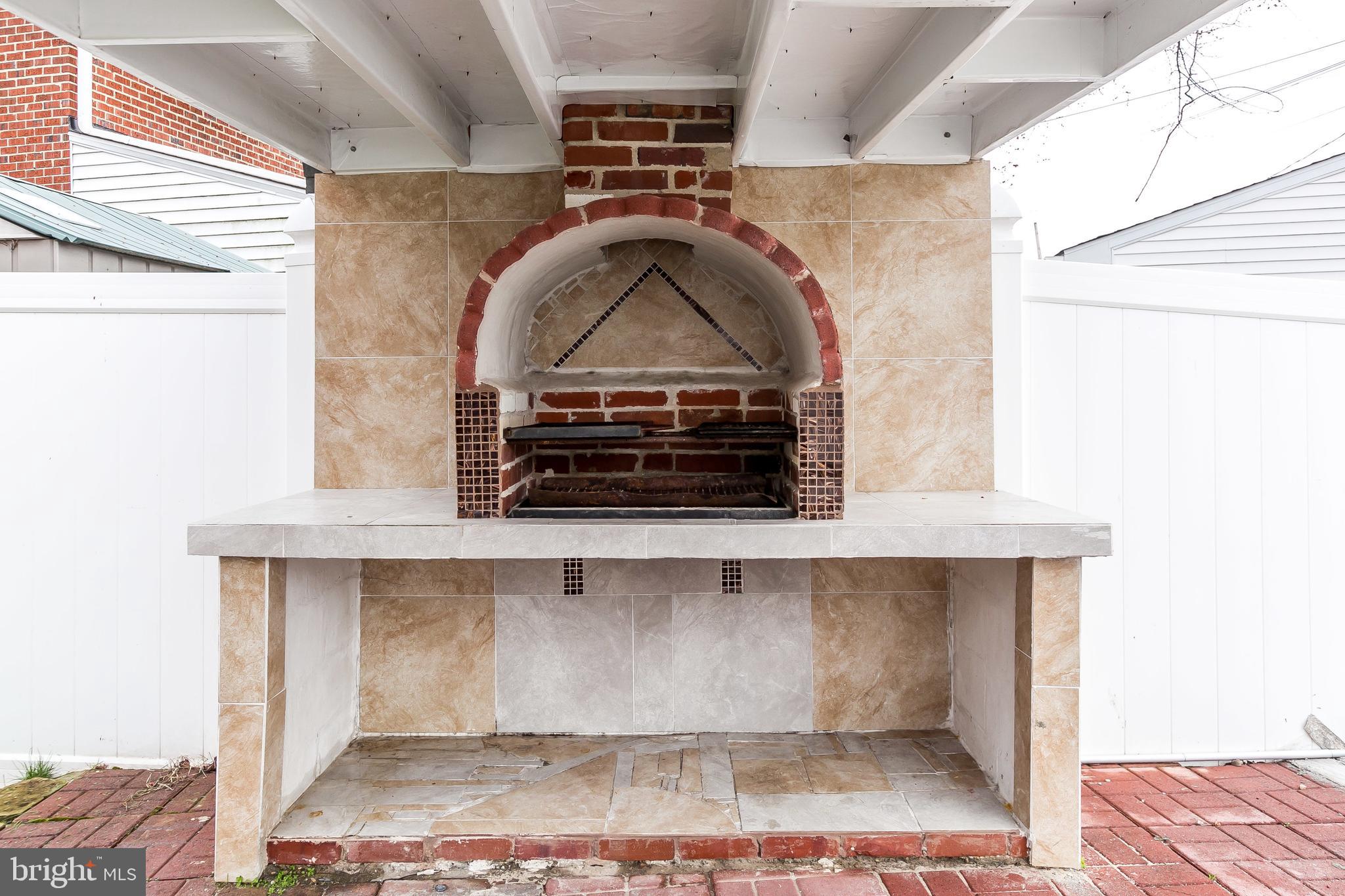 FOX RIDGE MANOR - Residential