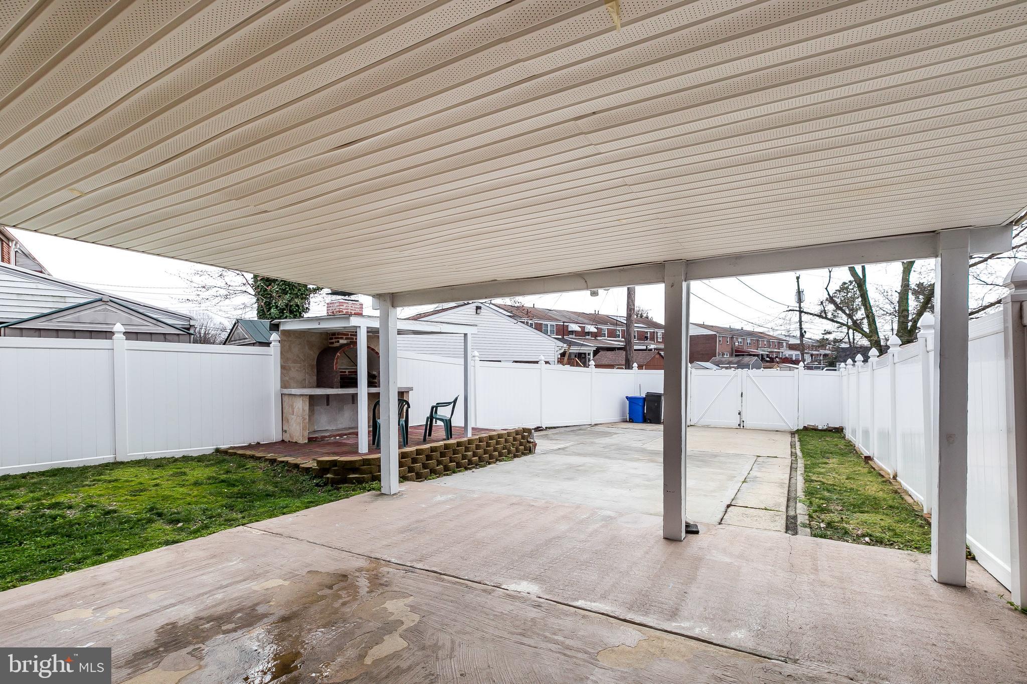 FOX RIDGE MANOR - Residential