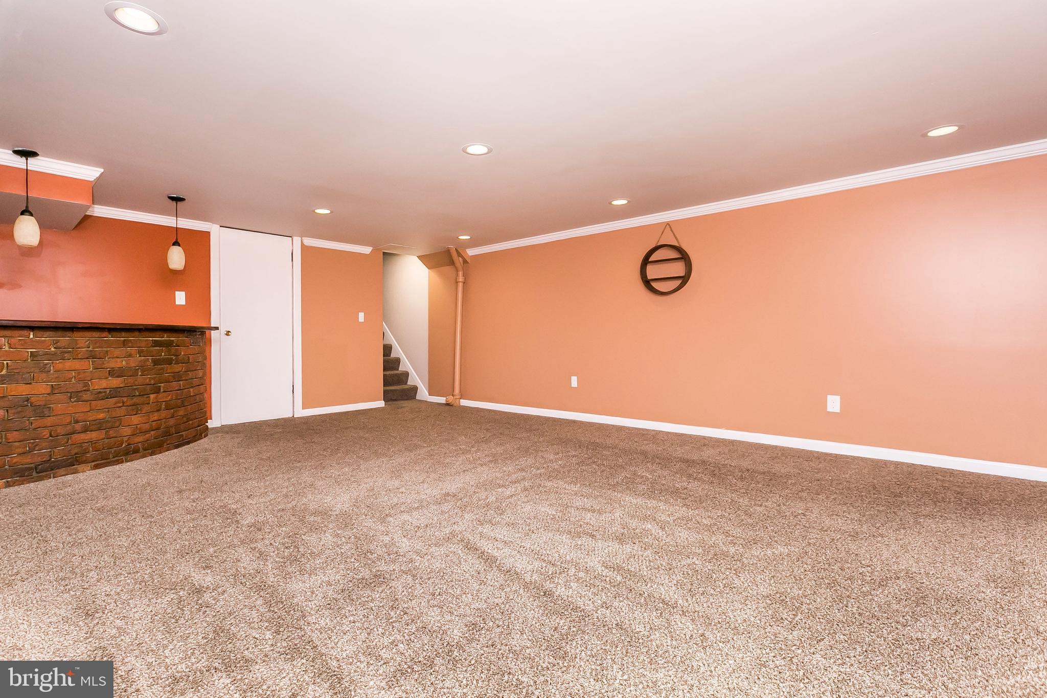 FOX RIDGE MANOR - Residential