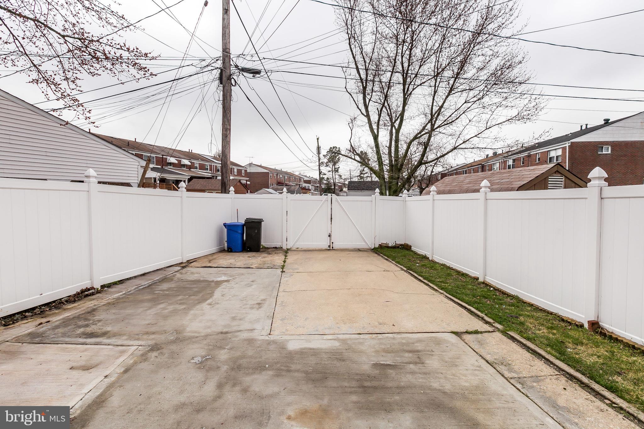 FOX RIDGE MANOR - Residential