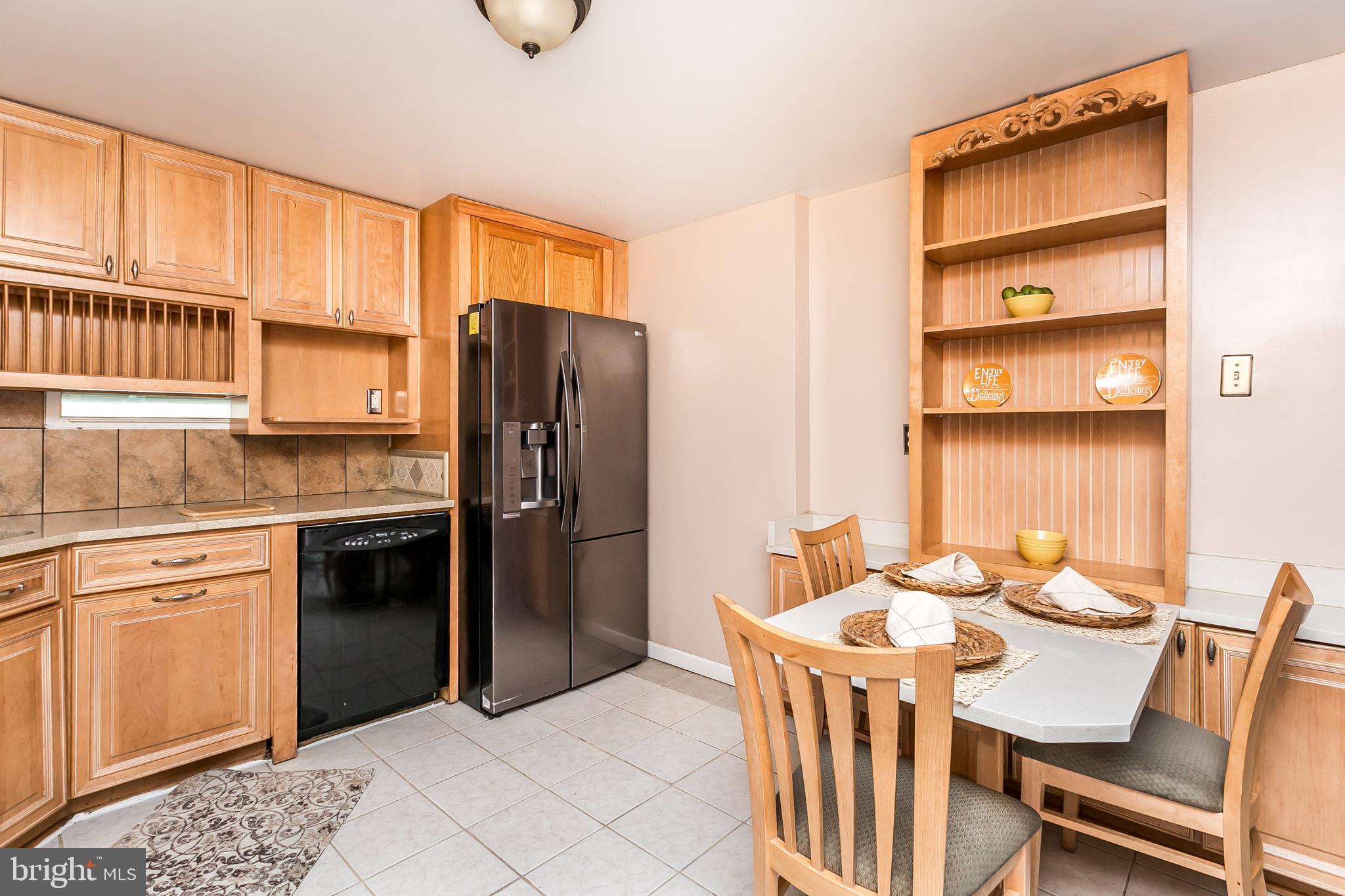 FOX RIDGE MANOR - Residential