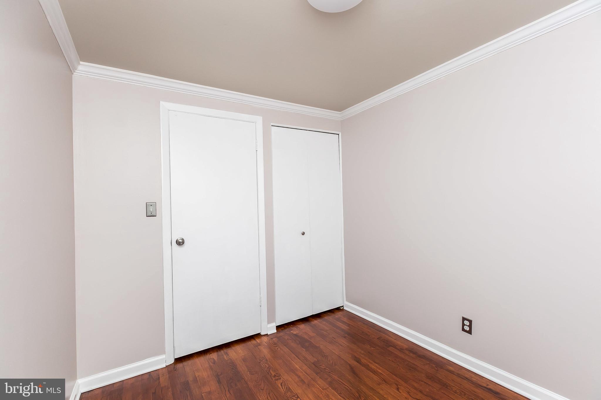 FOX RIDGE MANOR - Residential