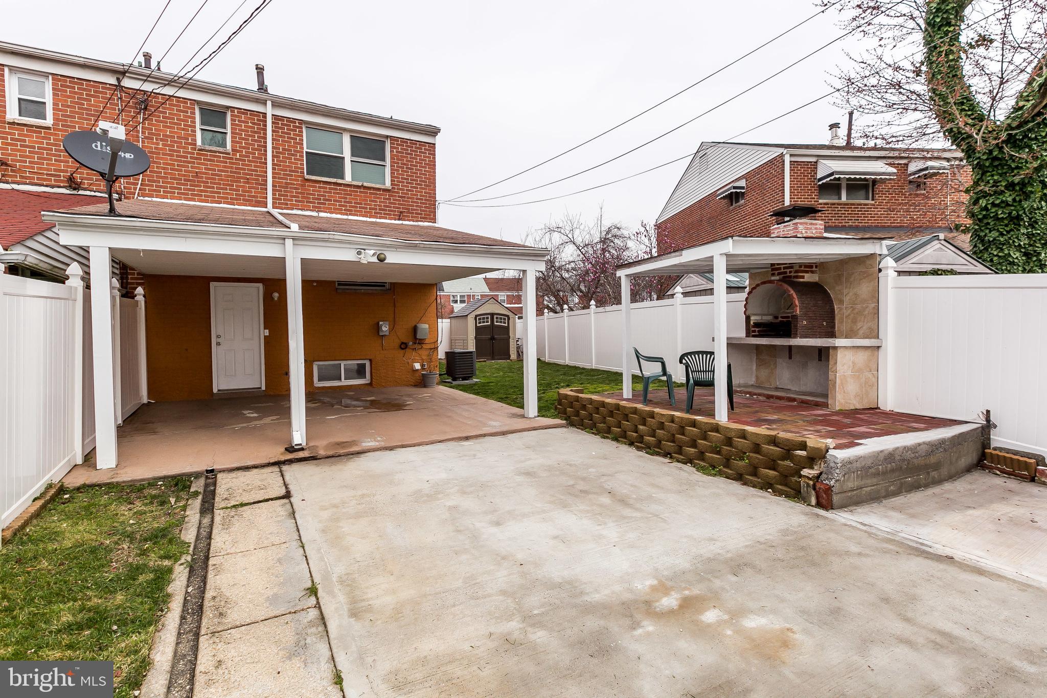 FOX RIDGE MANOR - Residential