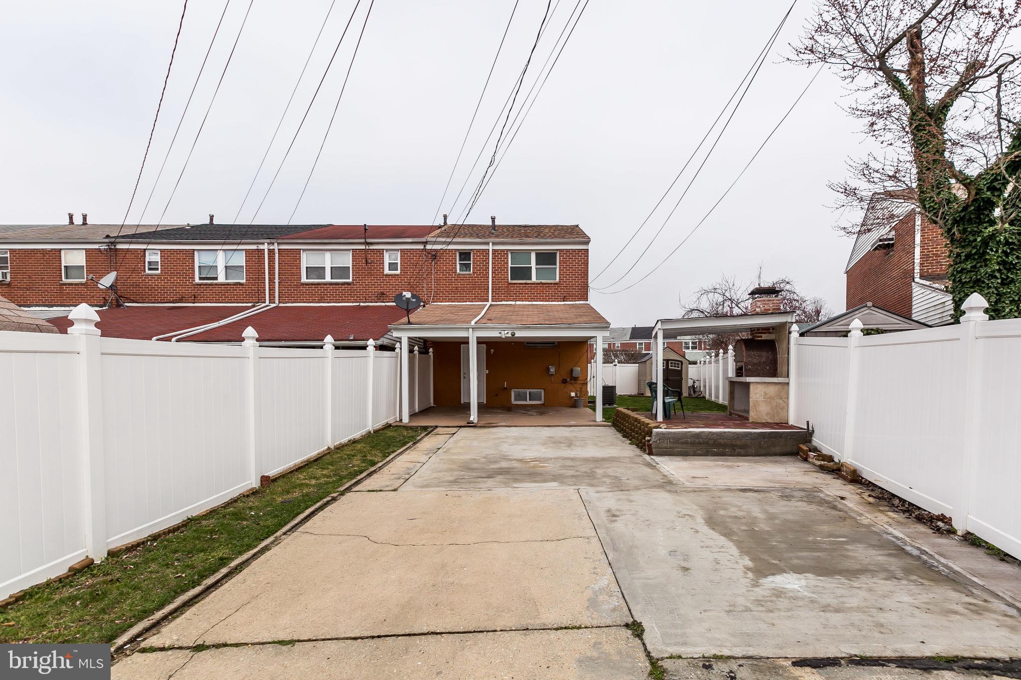 FOX RIDGE MANOR - Residential