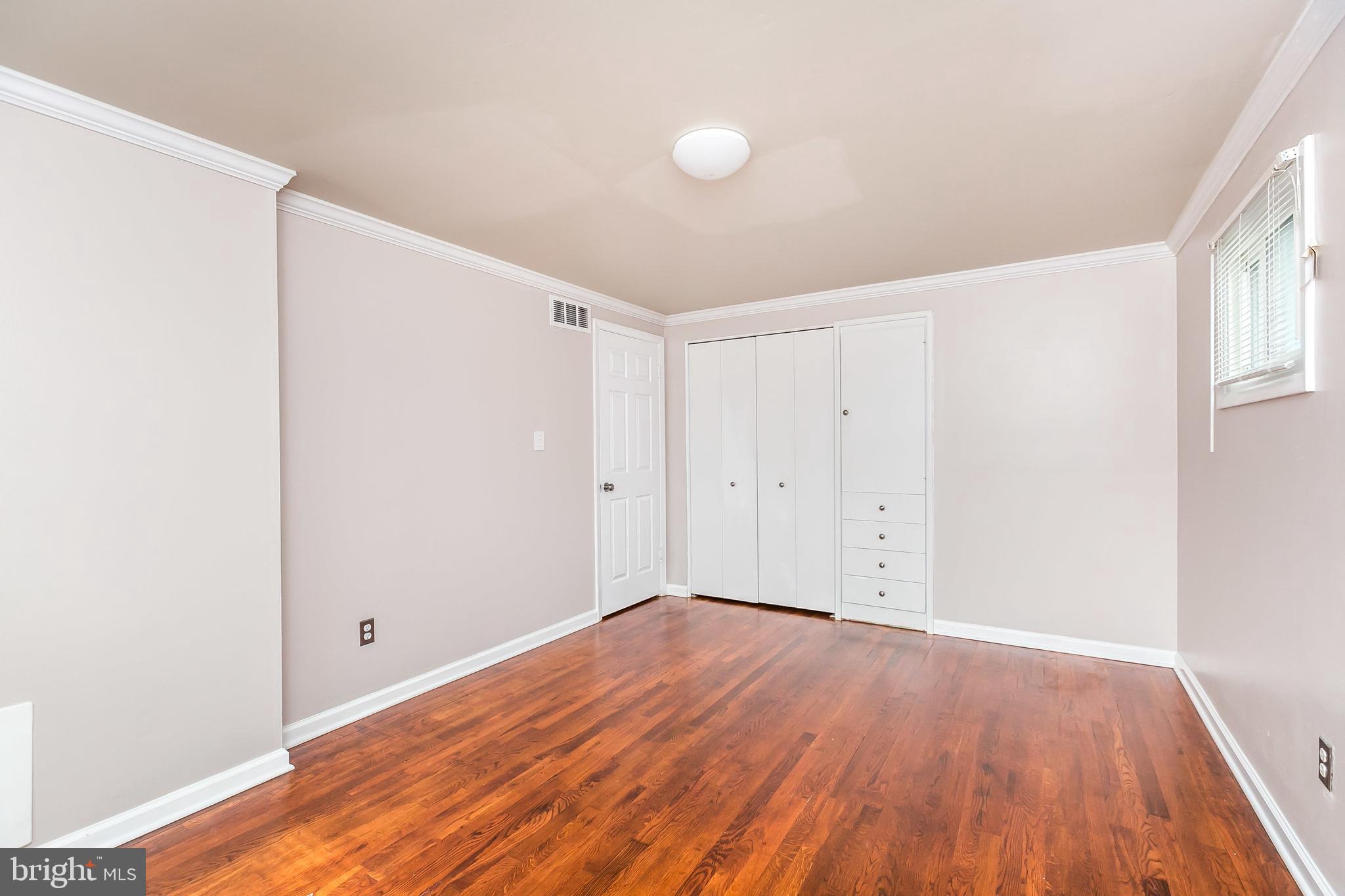 FOX RIDGE MANOR - Residential