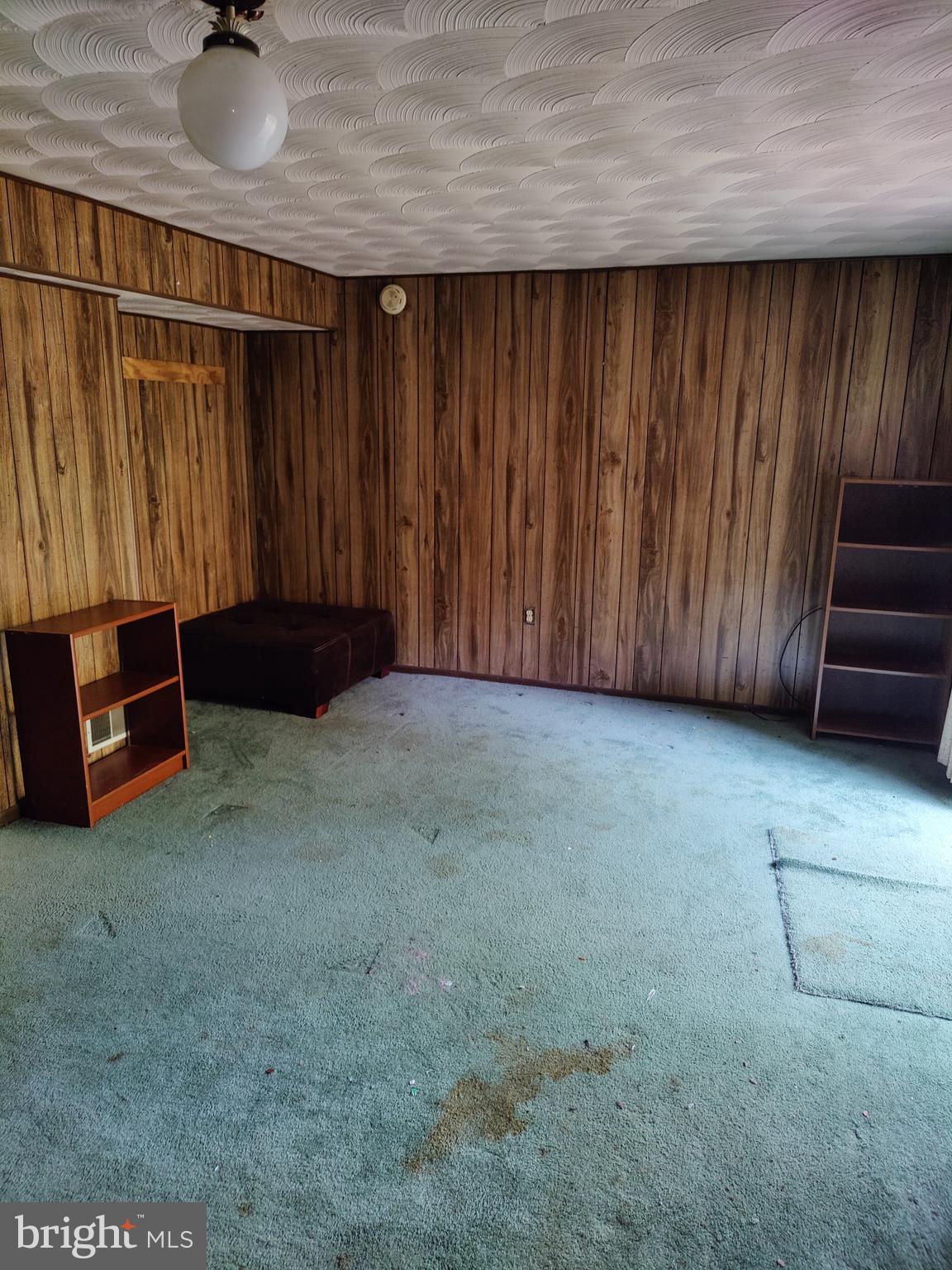 RIVERWOOD FARMS - Residential