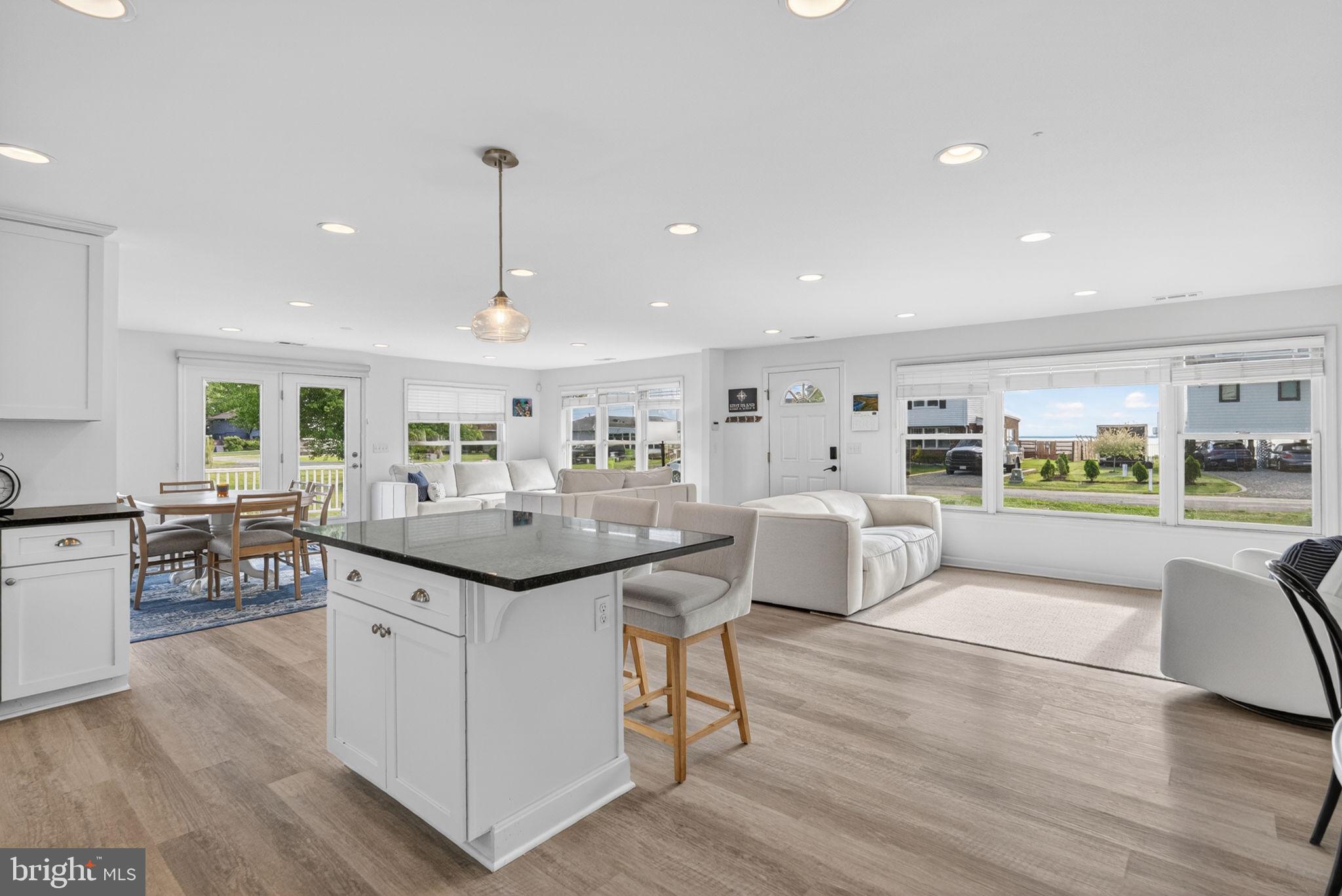 713 BAY DRIVE