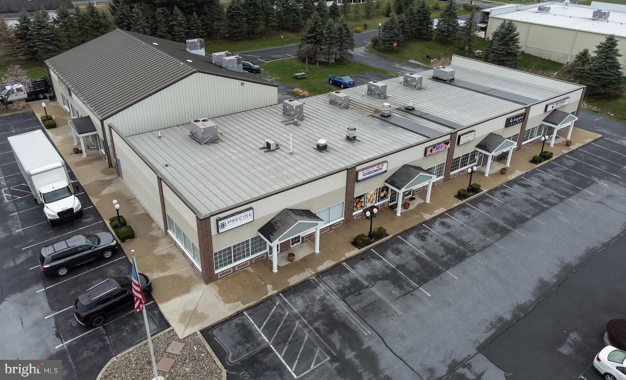 SKYLINE VIEW - Commercial Lease