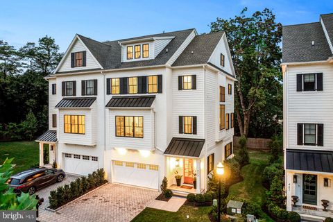 Townhouse For Sale - 423 Maplewood Avenue<br/> Delaware County, WAYNE, PA 19087