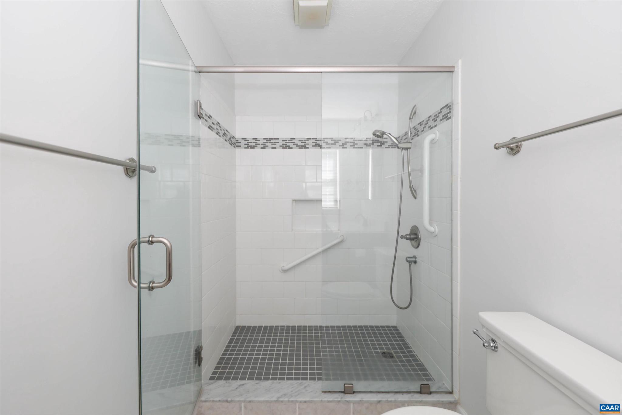 LOCUST GROVE EXT - Residential